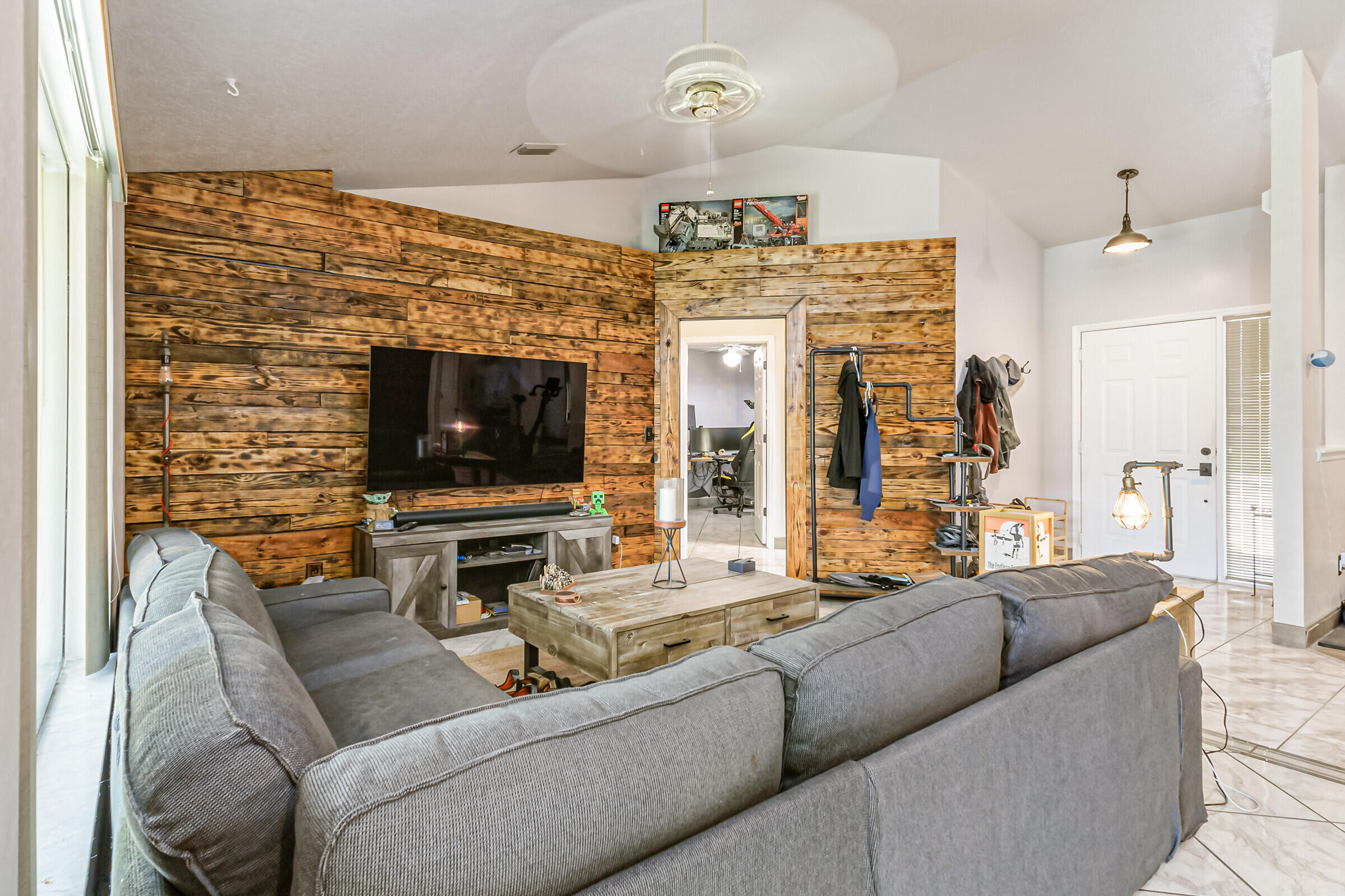 3154 Lago Vista Drive