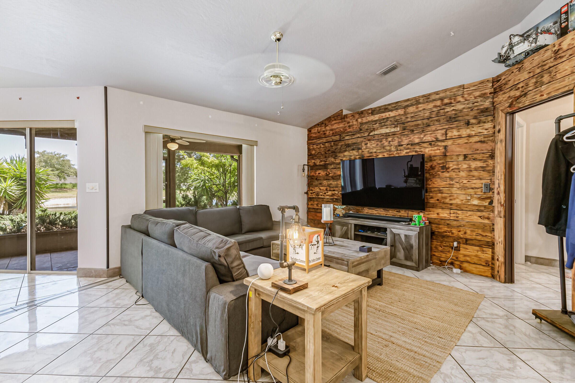 3154 Lago Vista Drive