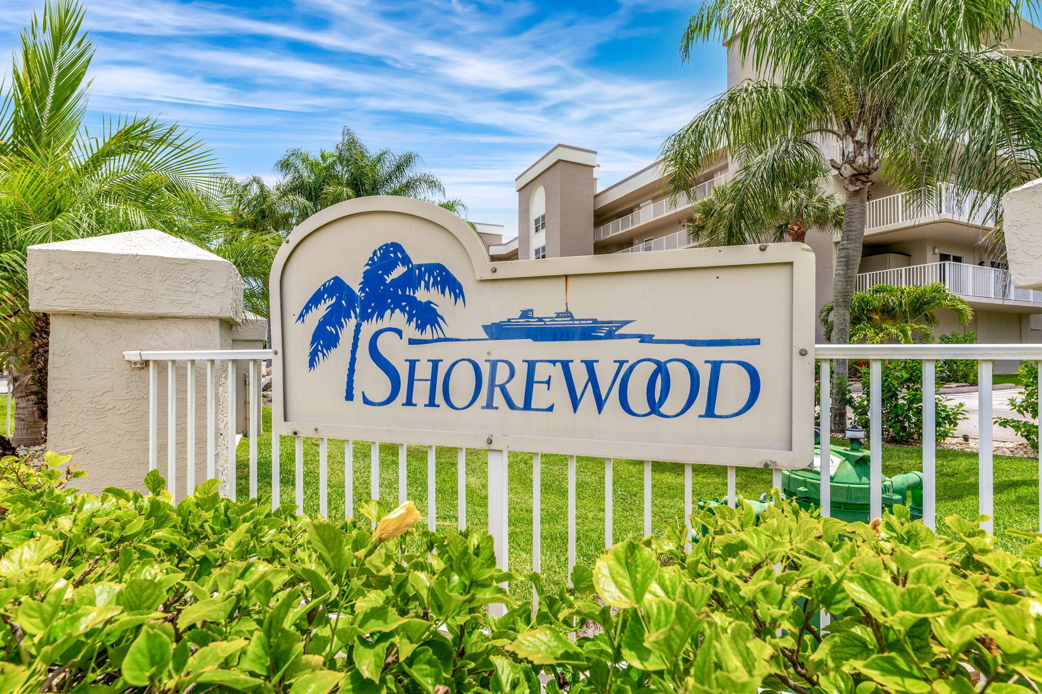 606 Shorewood Drive, 202