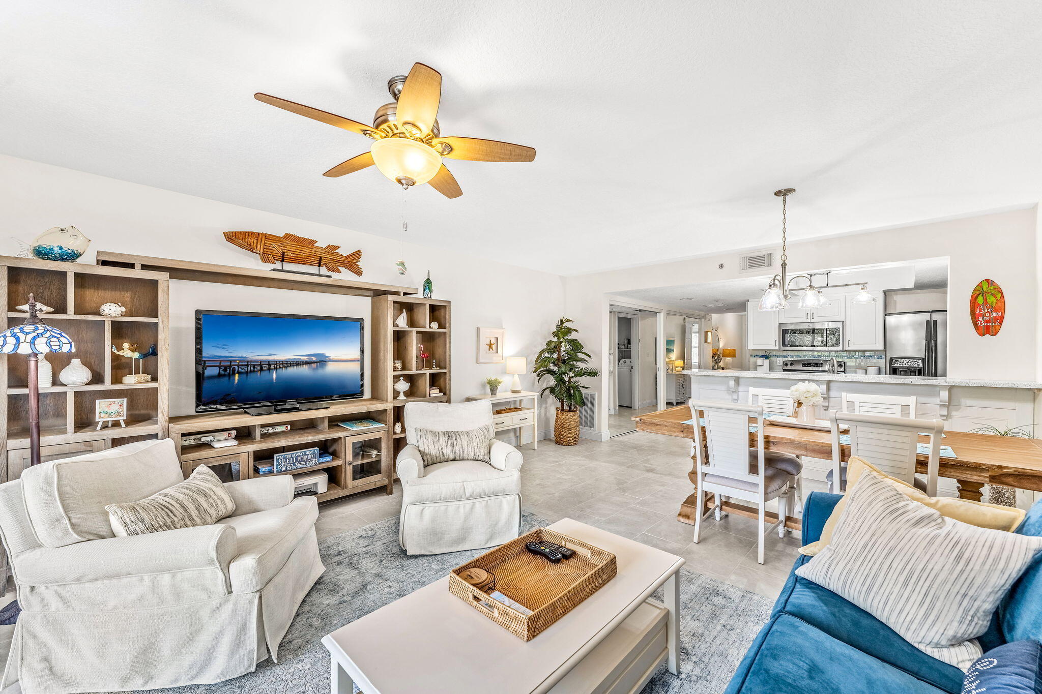 606 Shorewood Drive, 202
