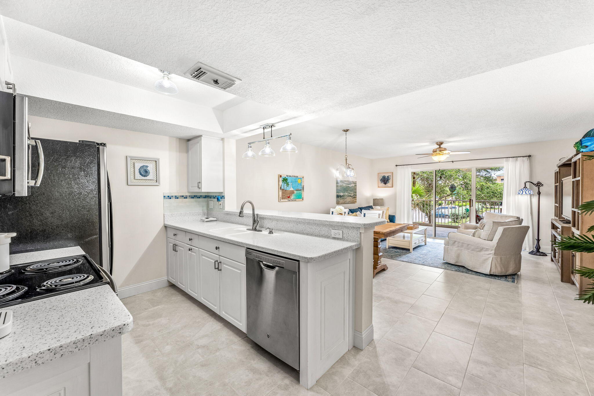 606 Shorewood Drive, 202