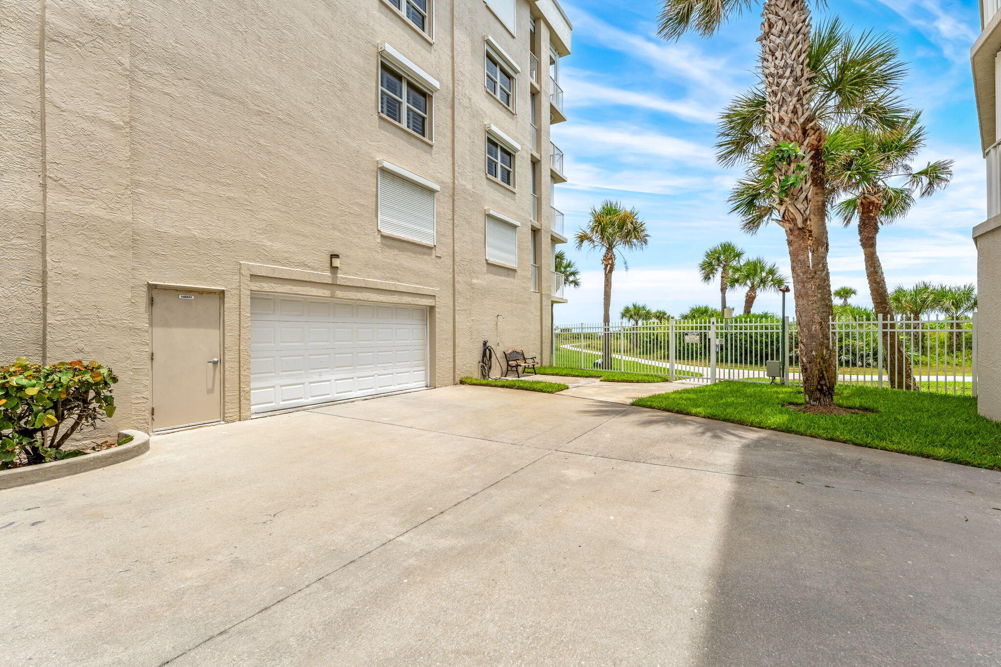 606 Shorewood Drive, 202
