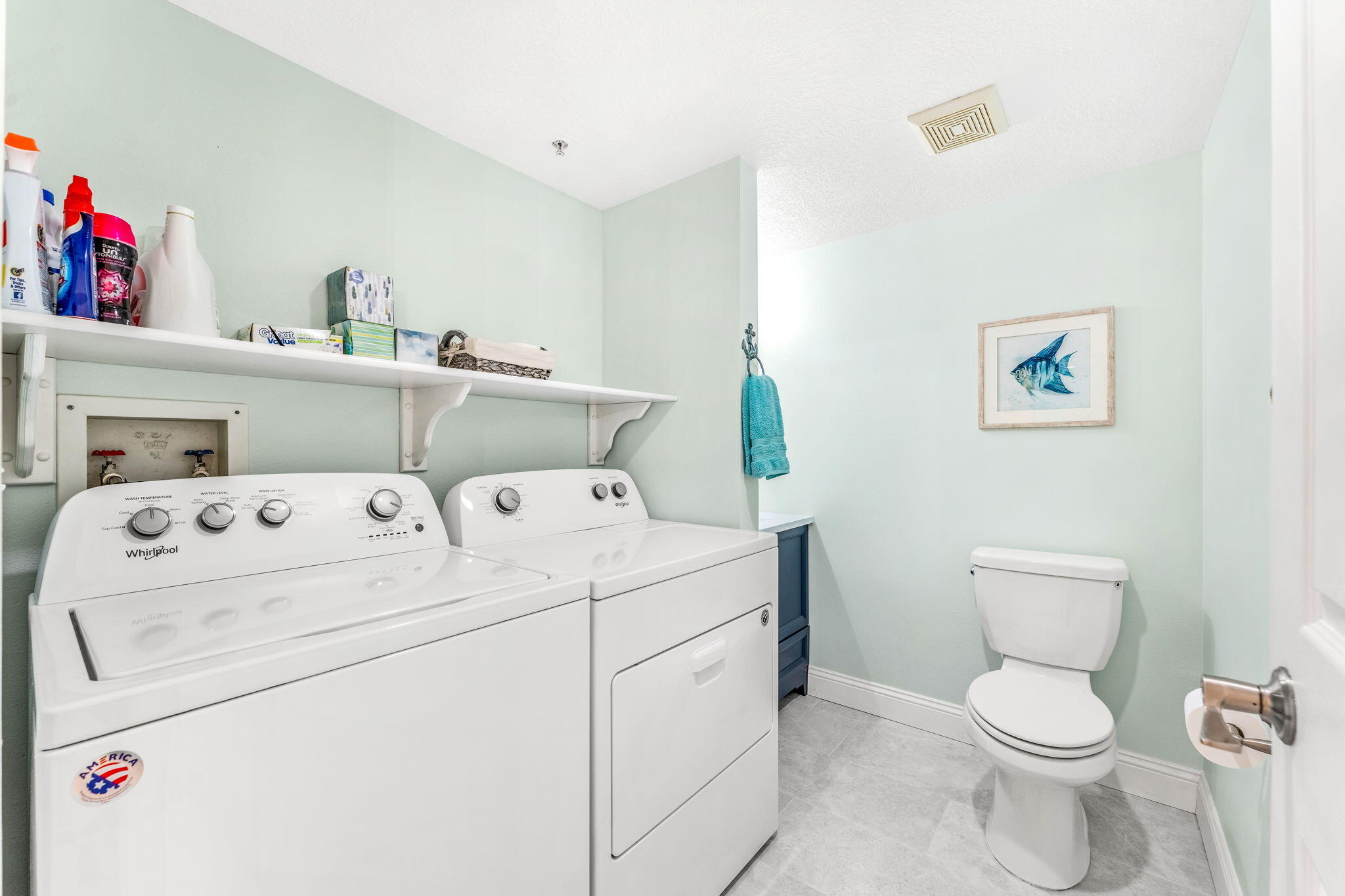 606 Shorewood Drive, 202