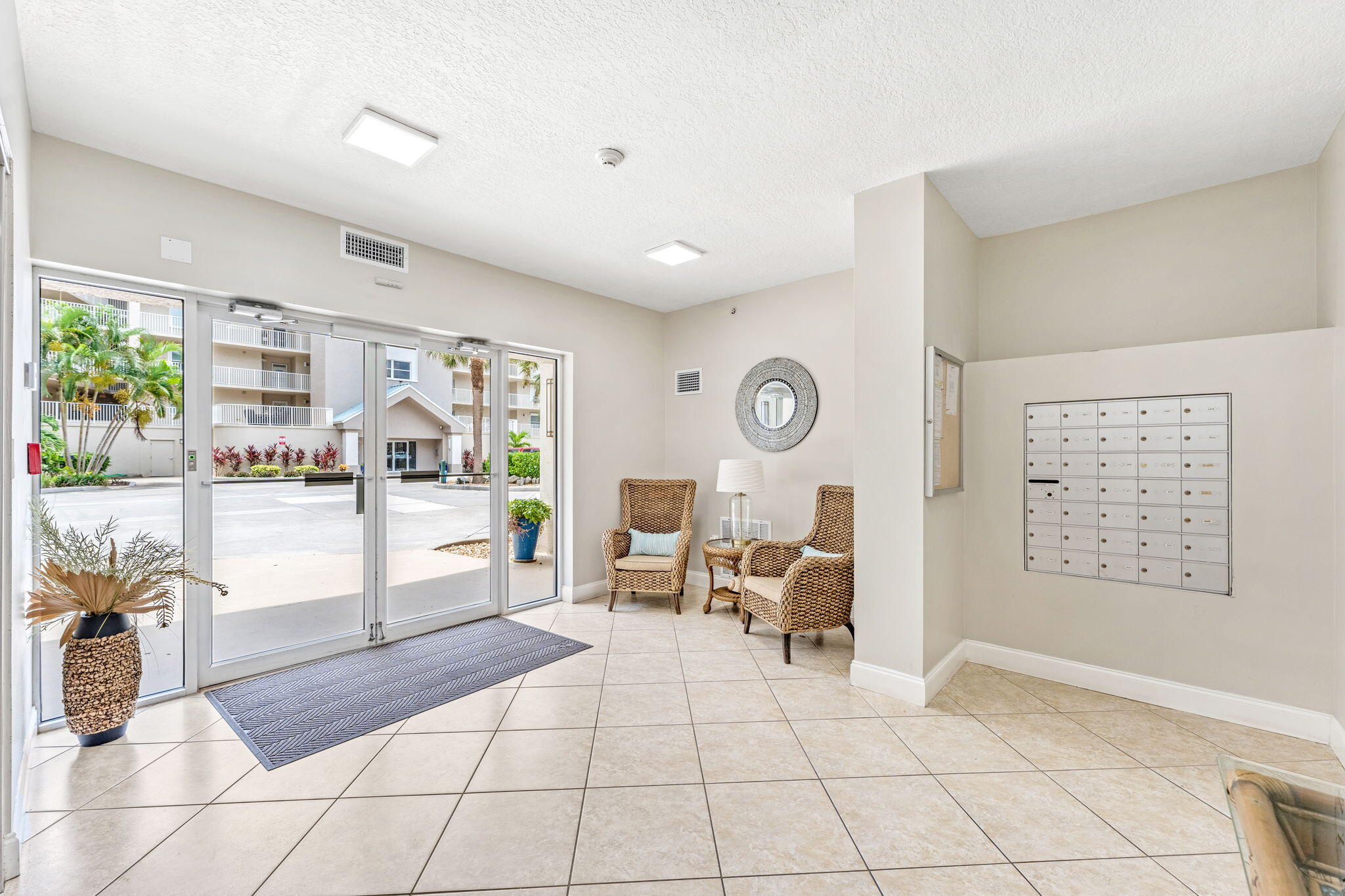 606 Shorewood Drive, 202