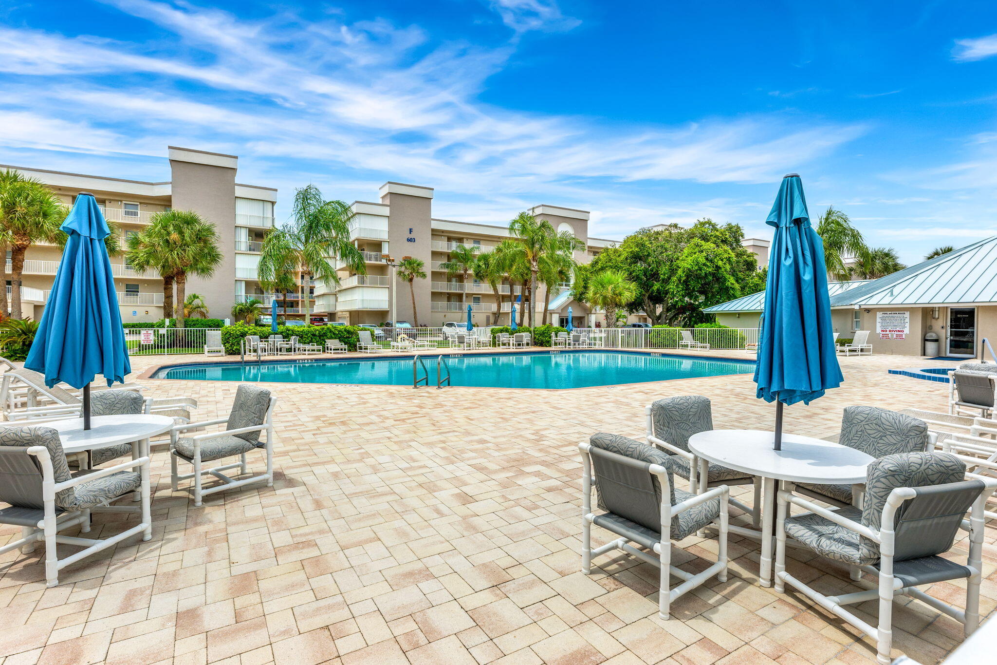 606 Shorewood Drive, 202