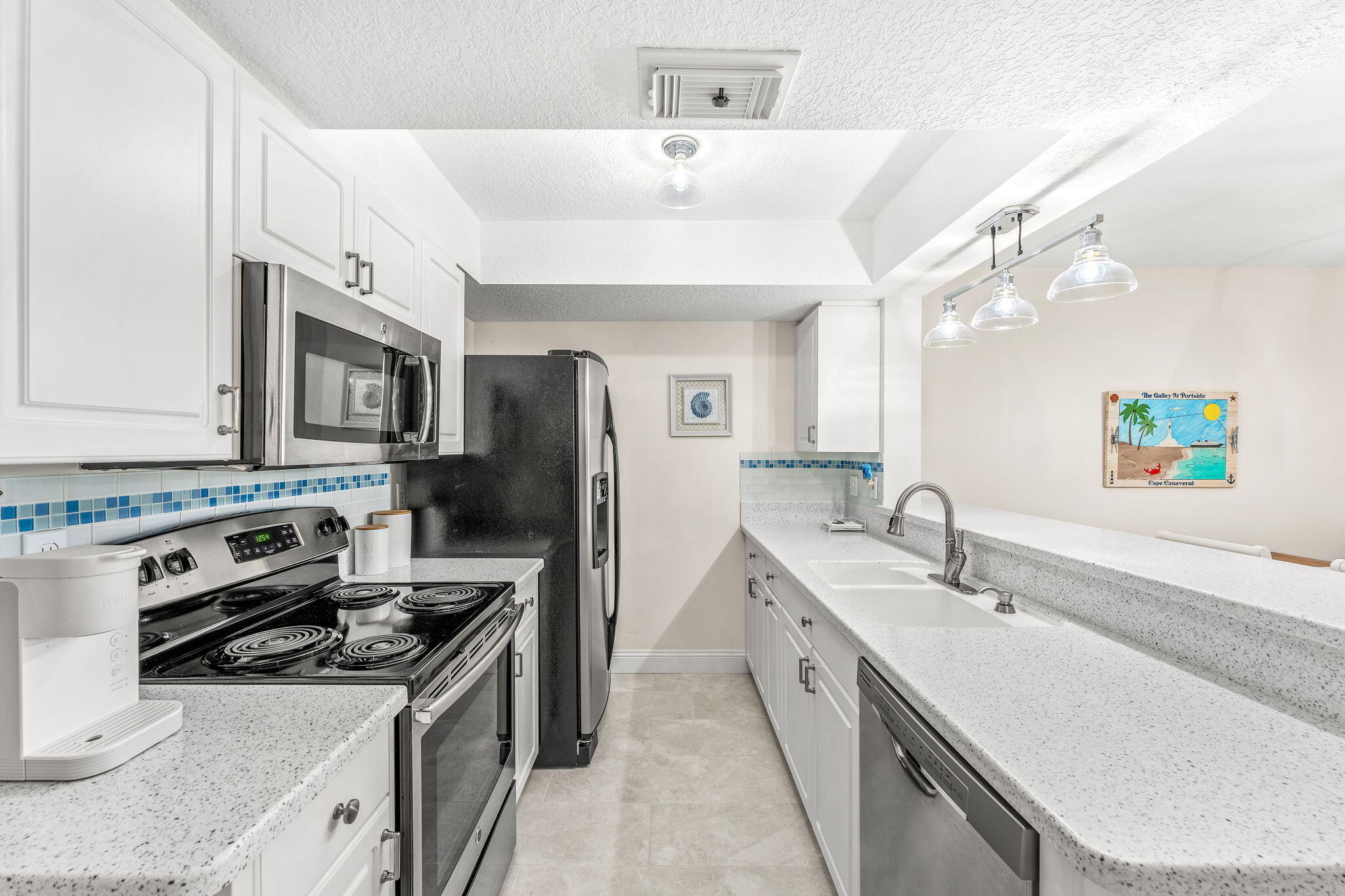 606 Shorewood Drive, 202