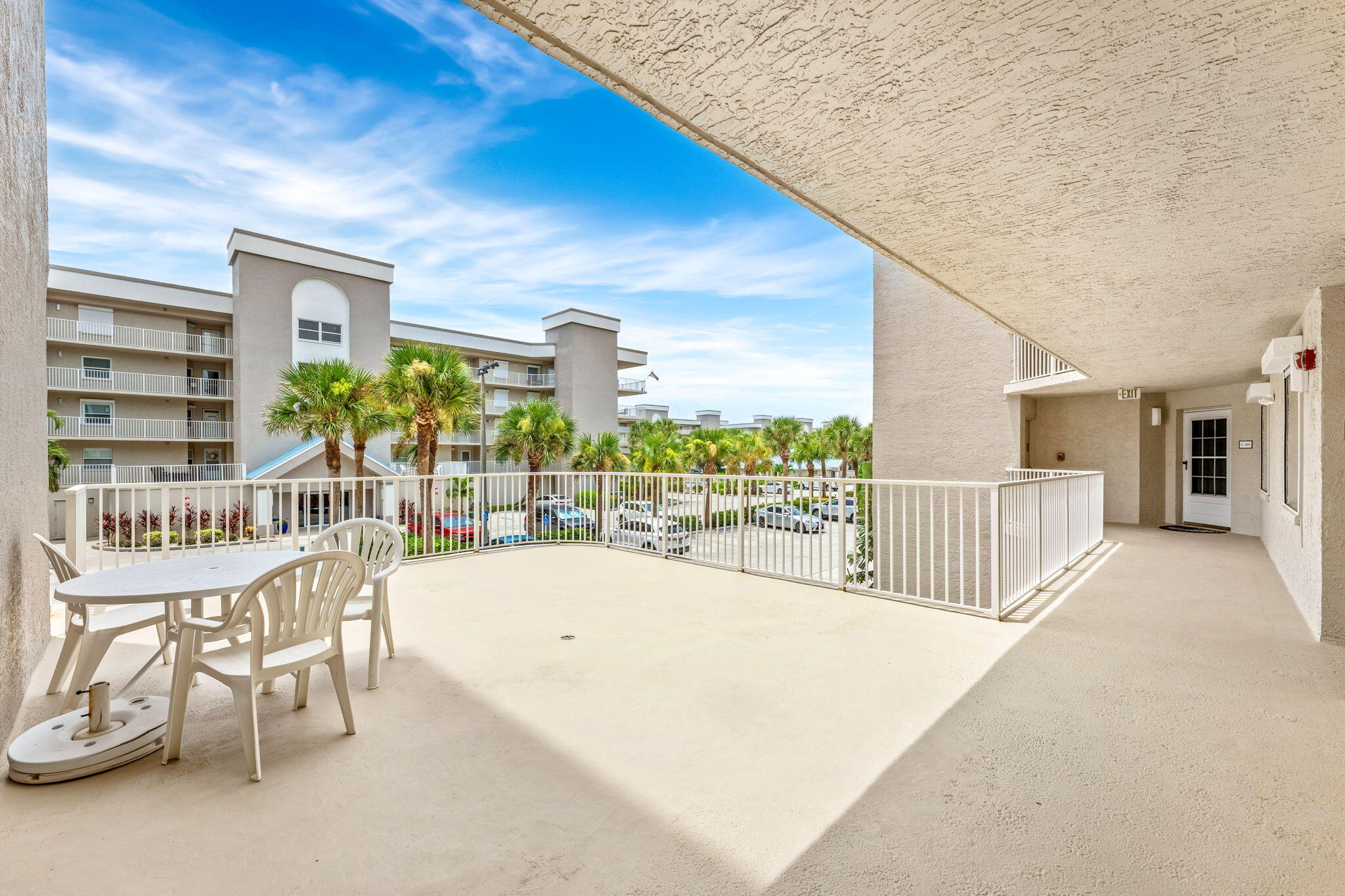 606 Shorewood Drive, 202