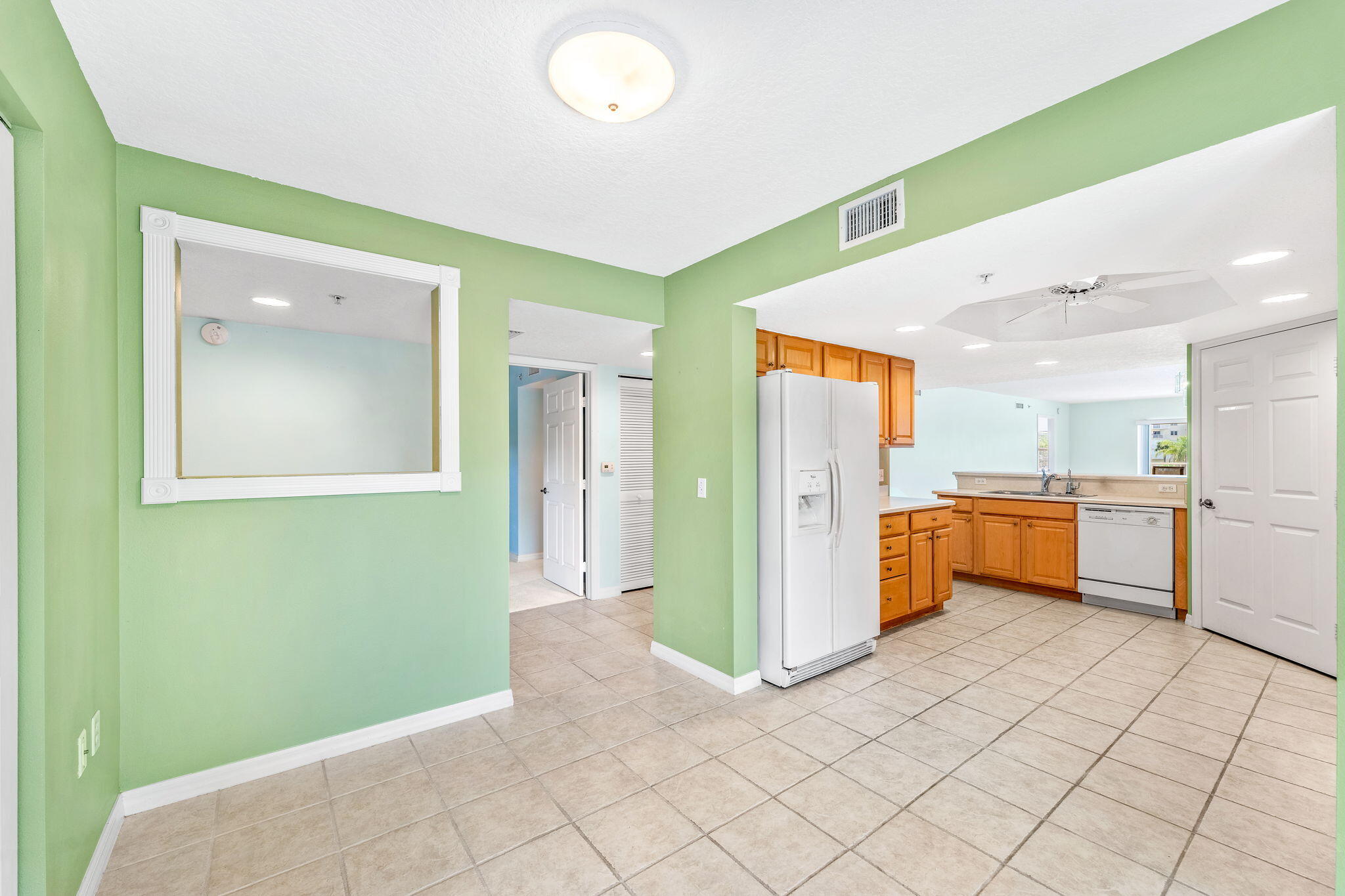 8931 Lake Drive, C206