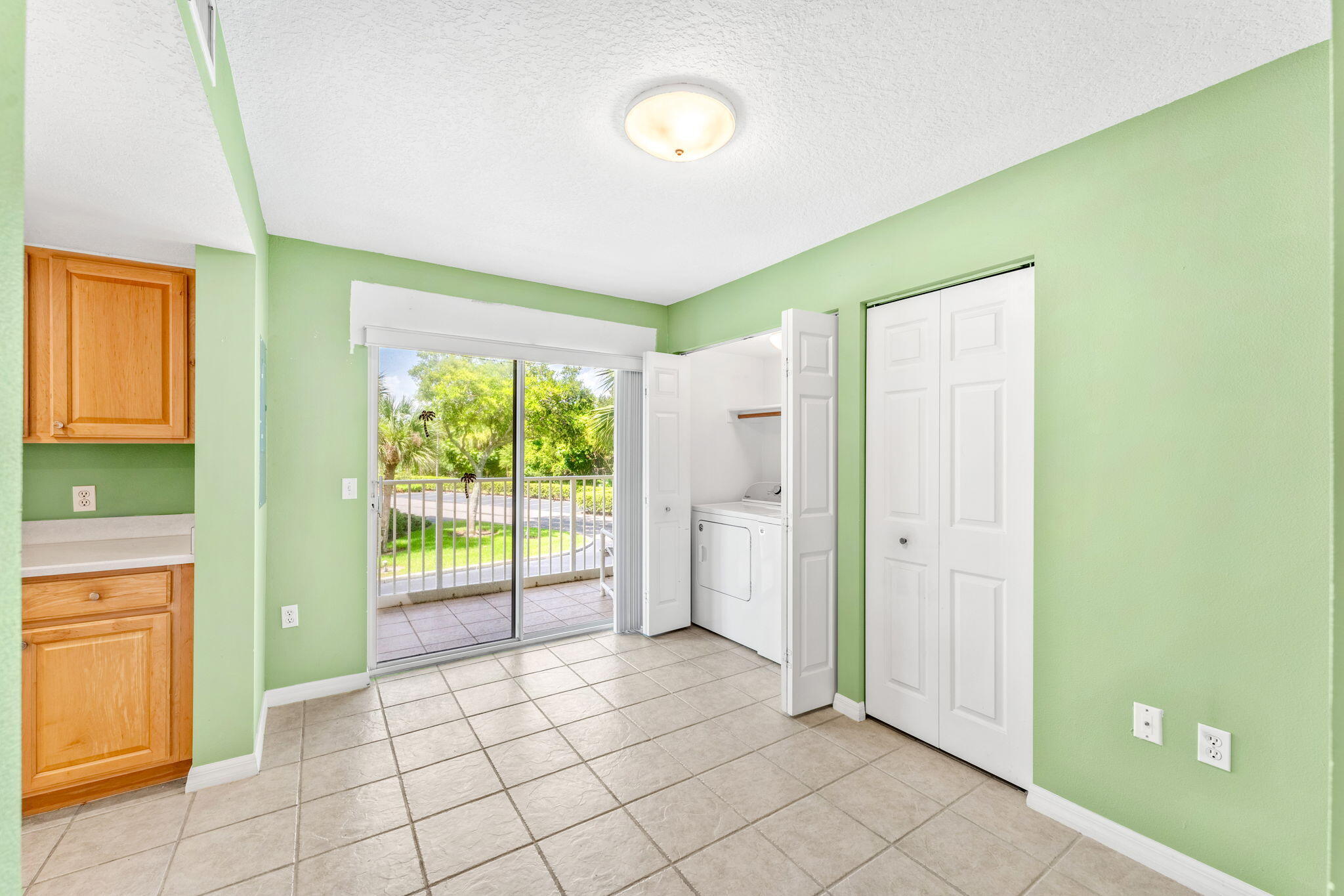 8931 Lake Drive, C206