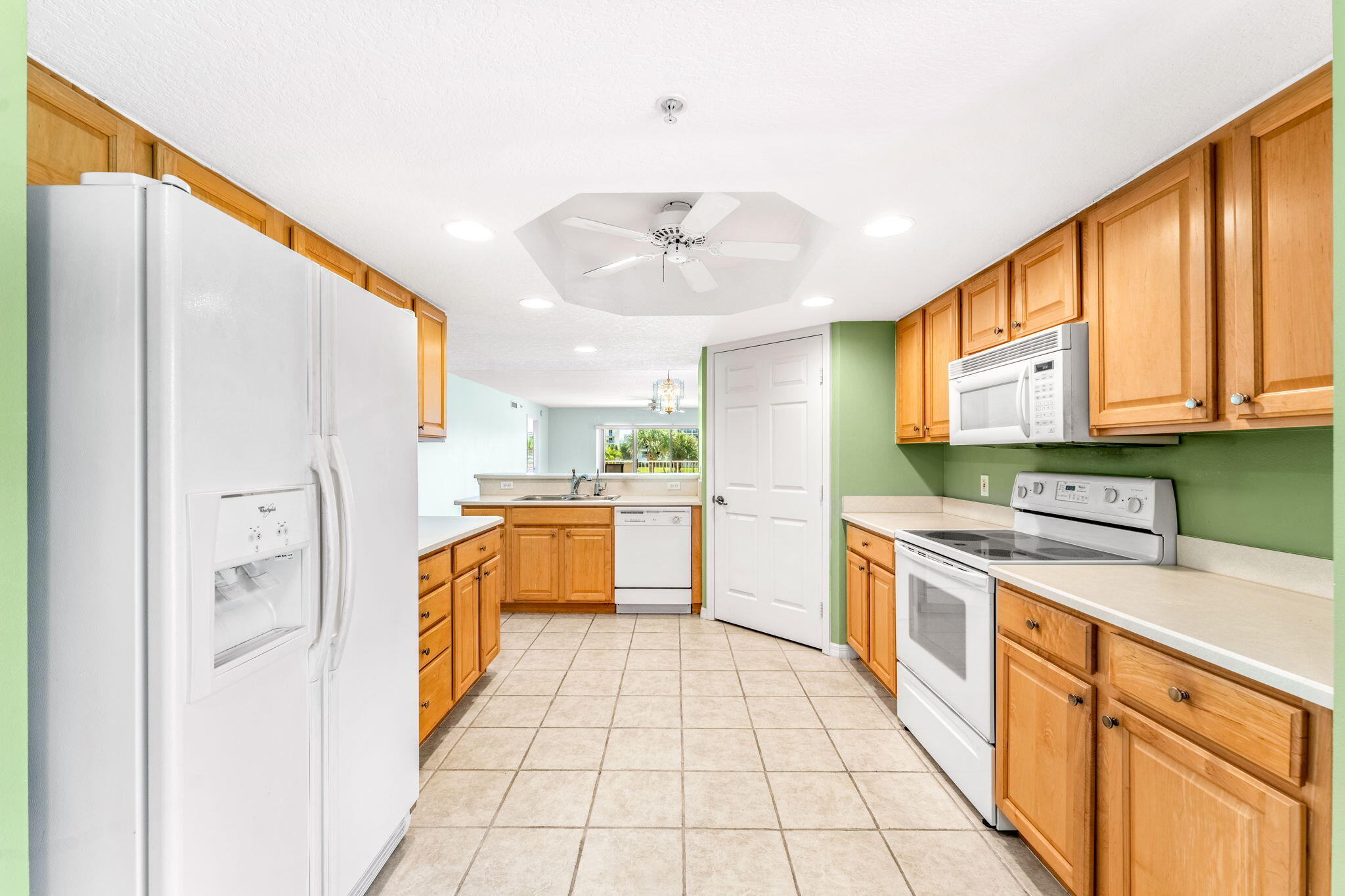 8931 Lake Drive, C206