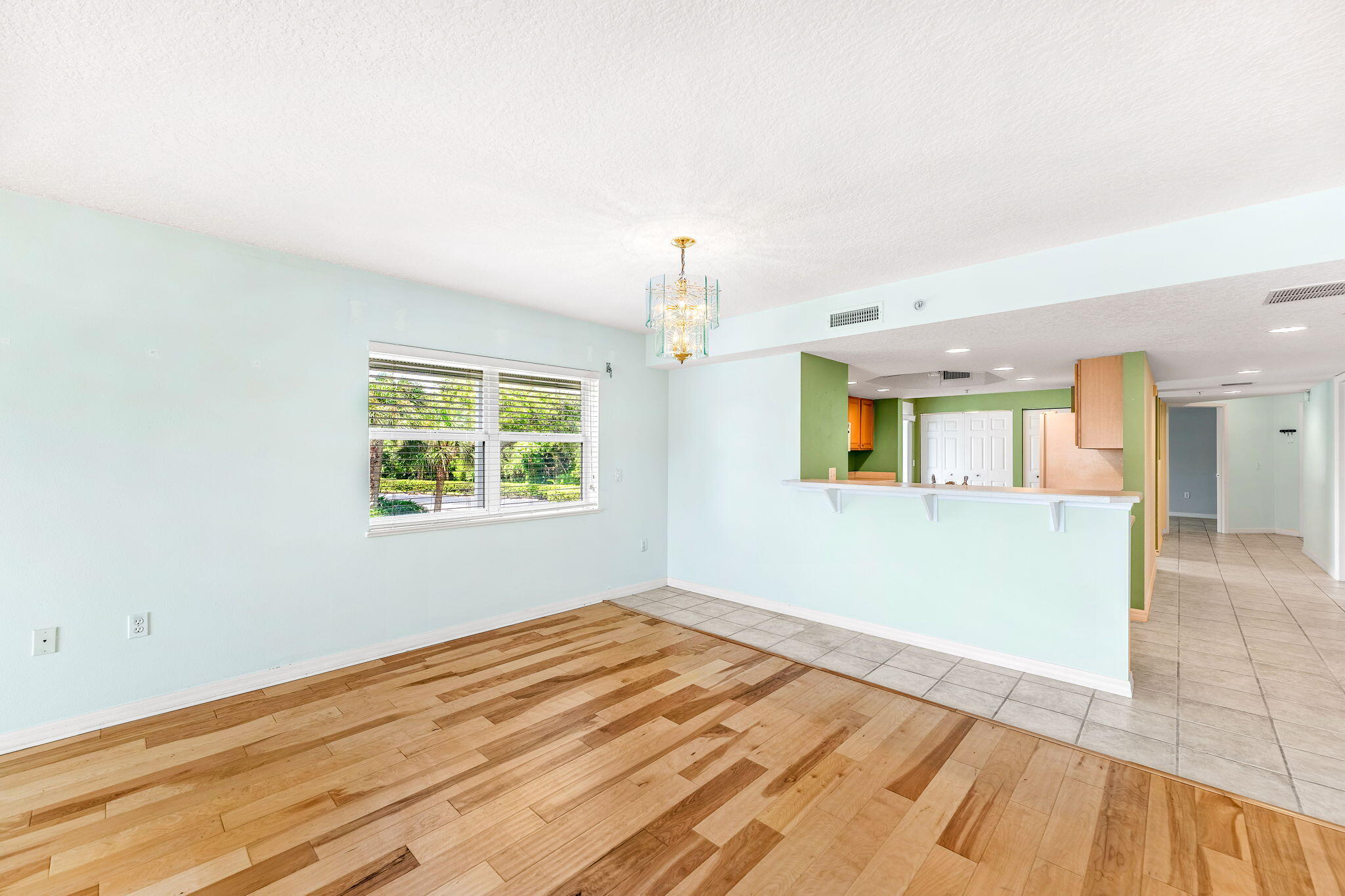 8931 Lake Drive, C206