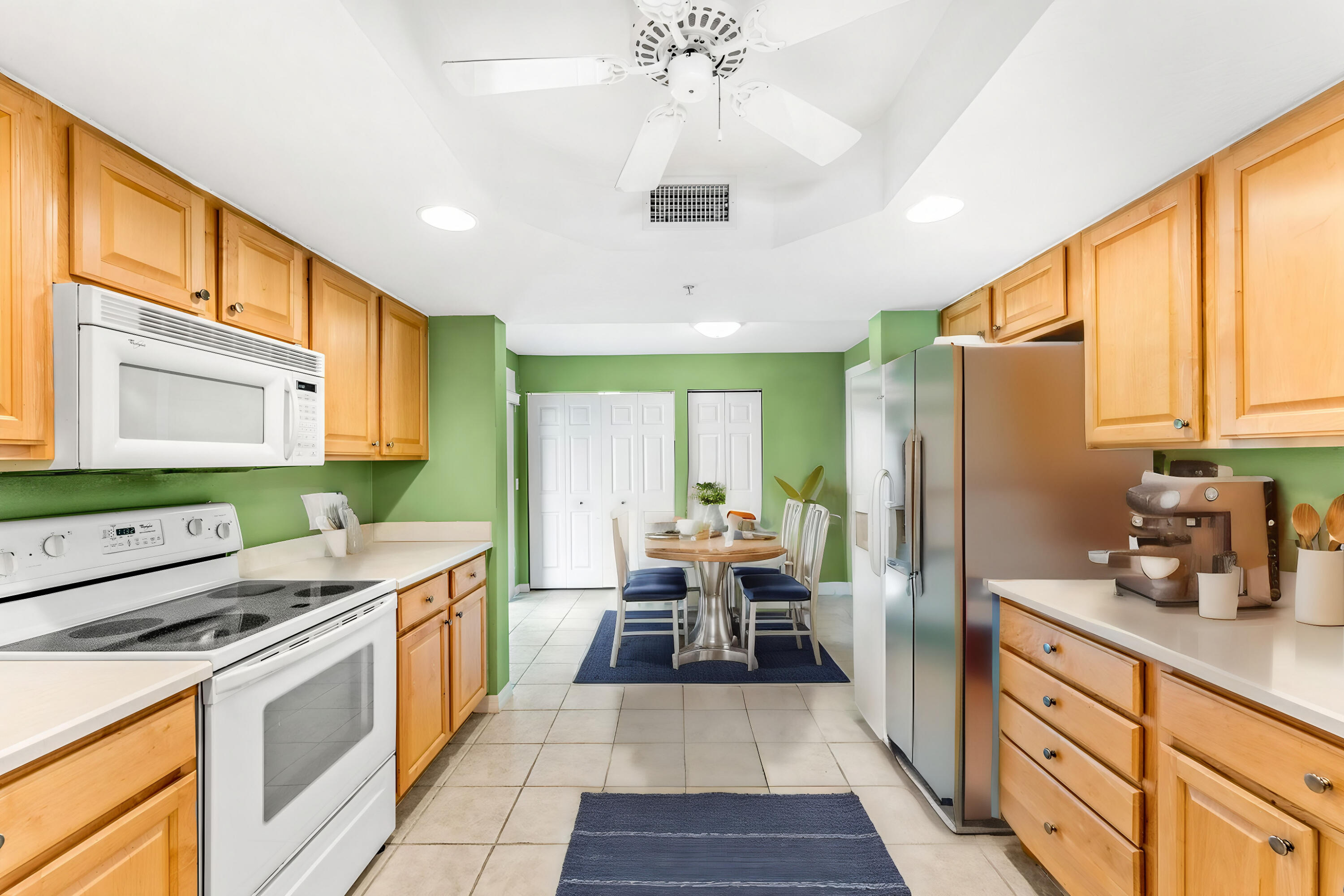 8931 Lake Drive, C206