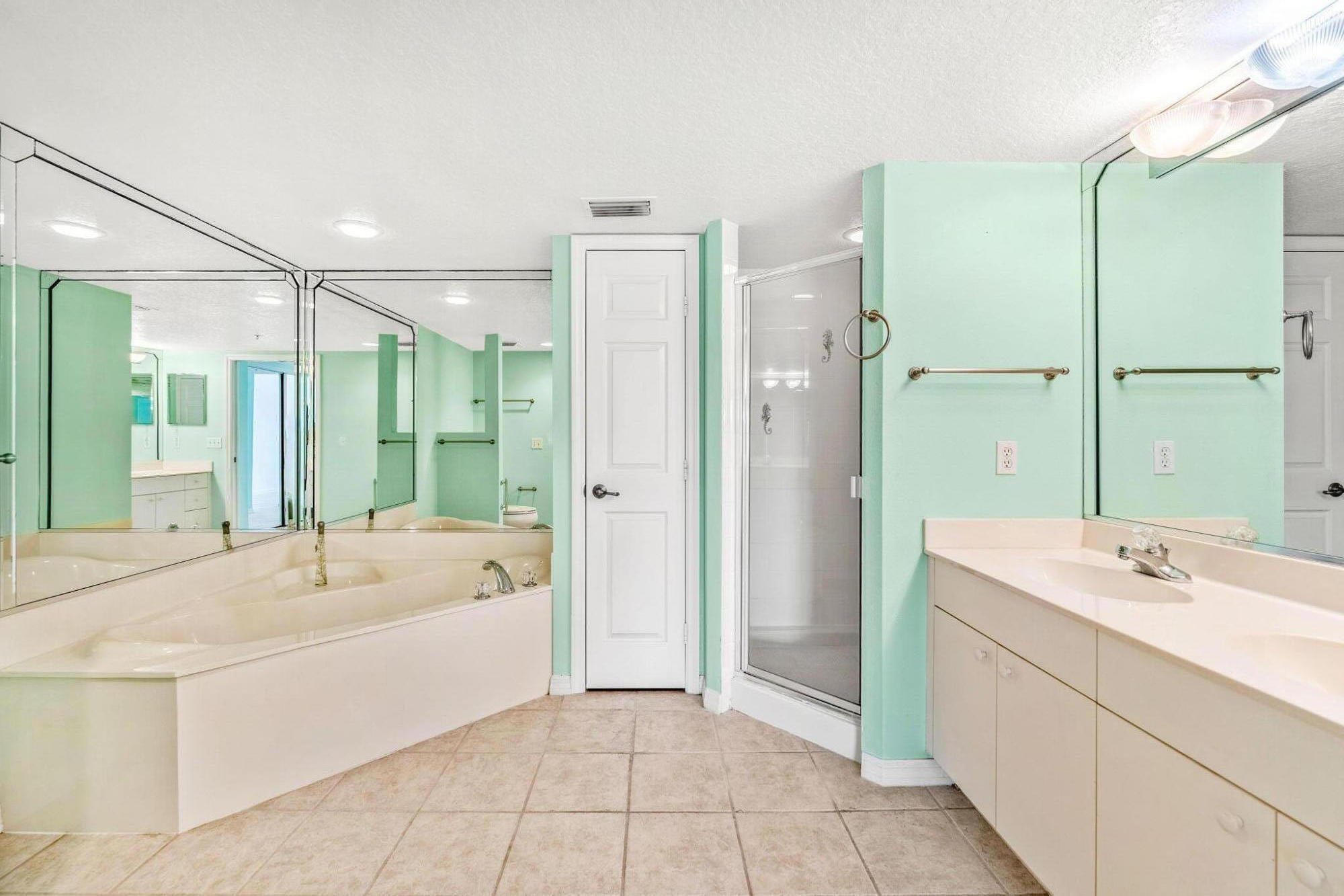 8931 Lake Drive, C206