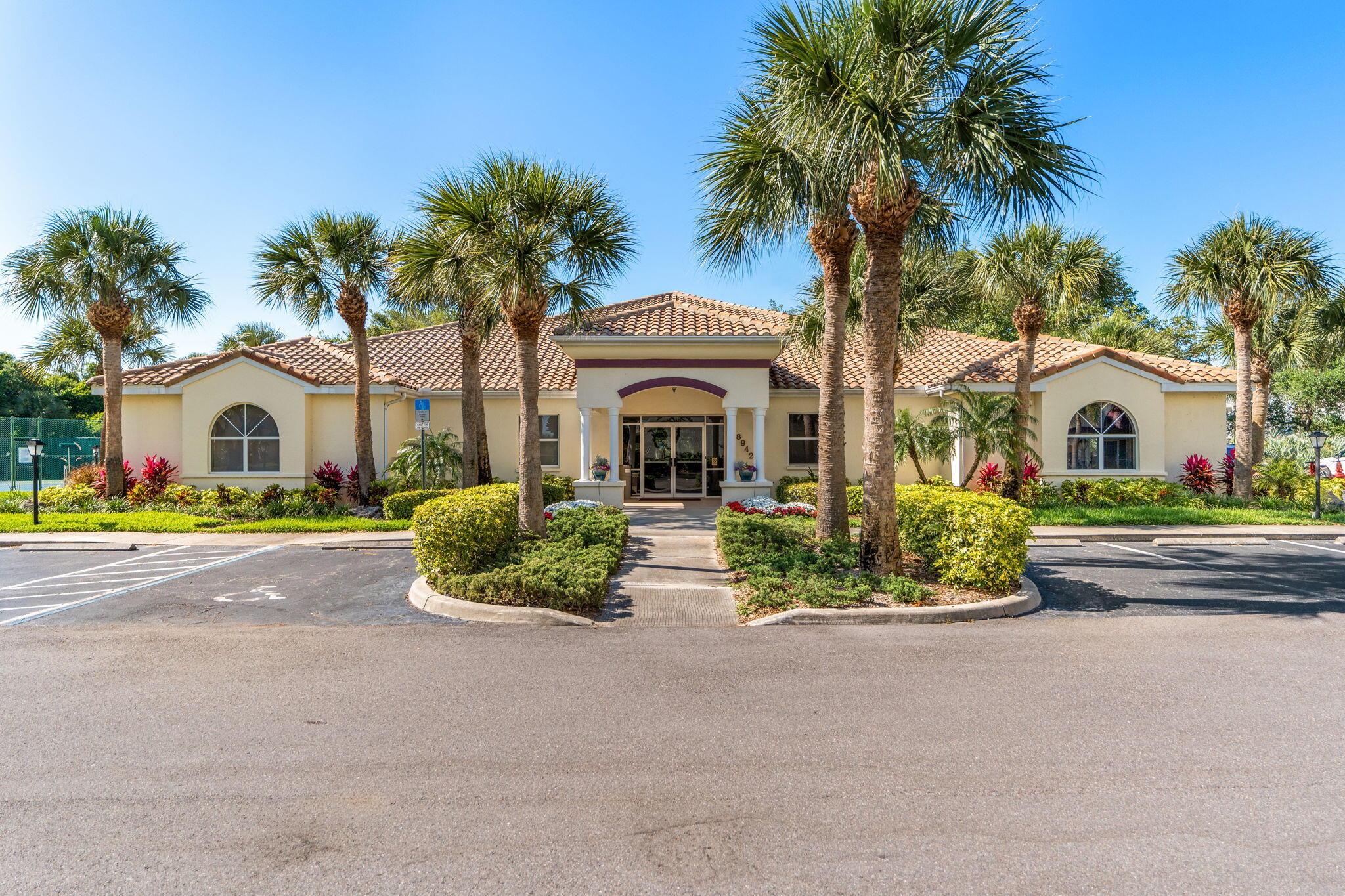8931 Lake Drive, C206