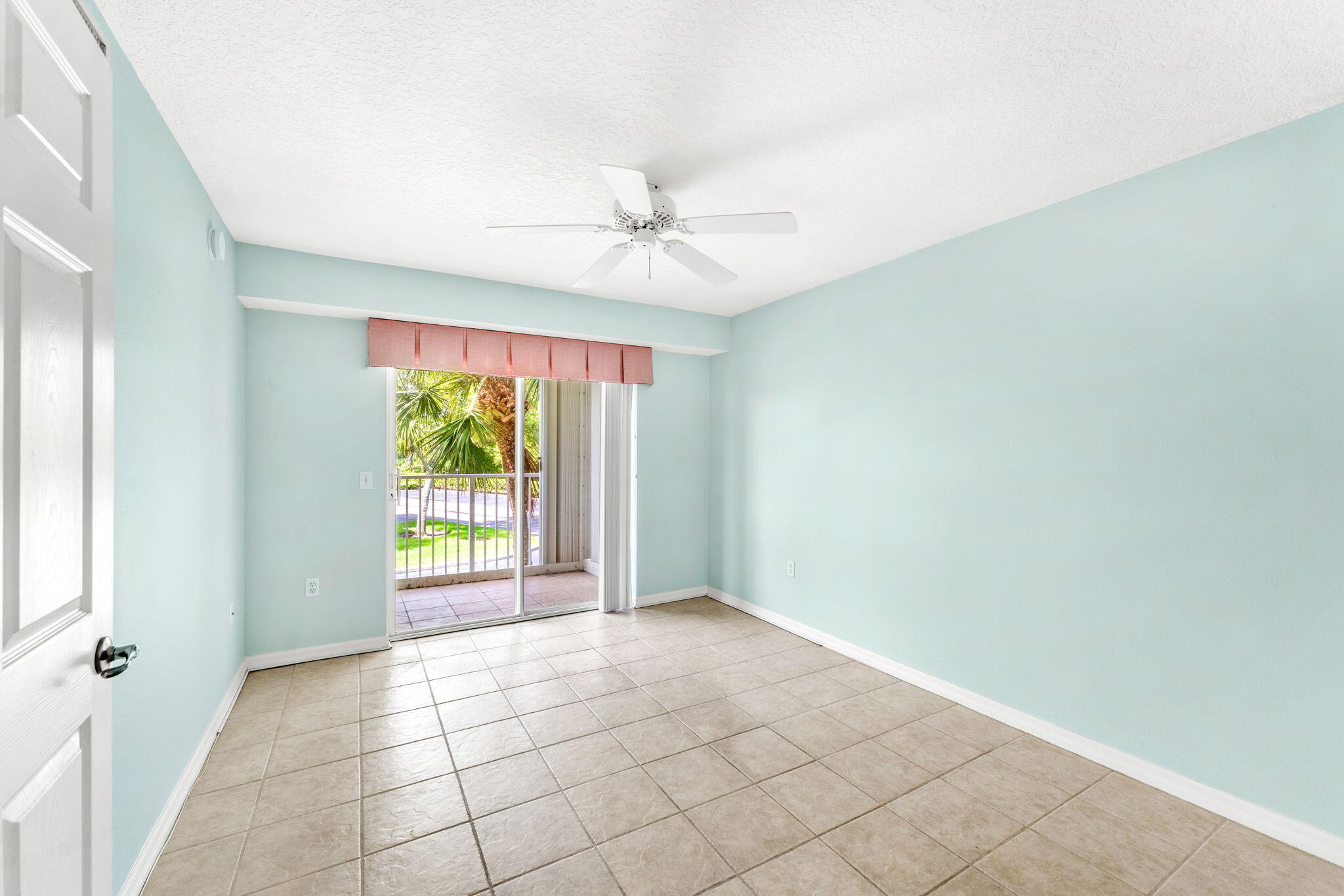 8931 Lake Drive, C206