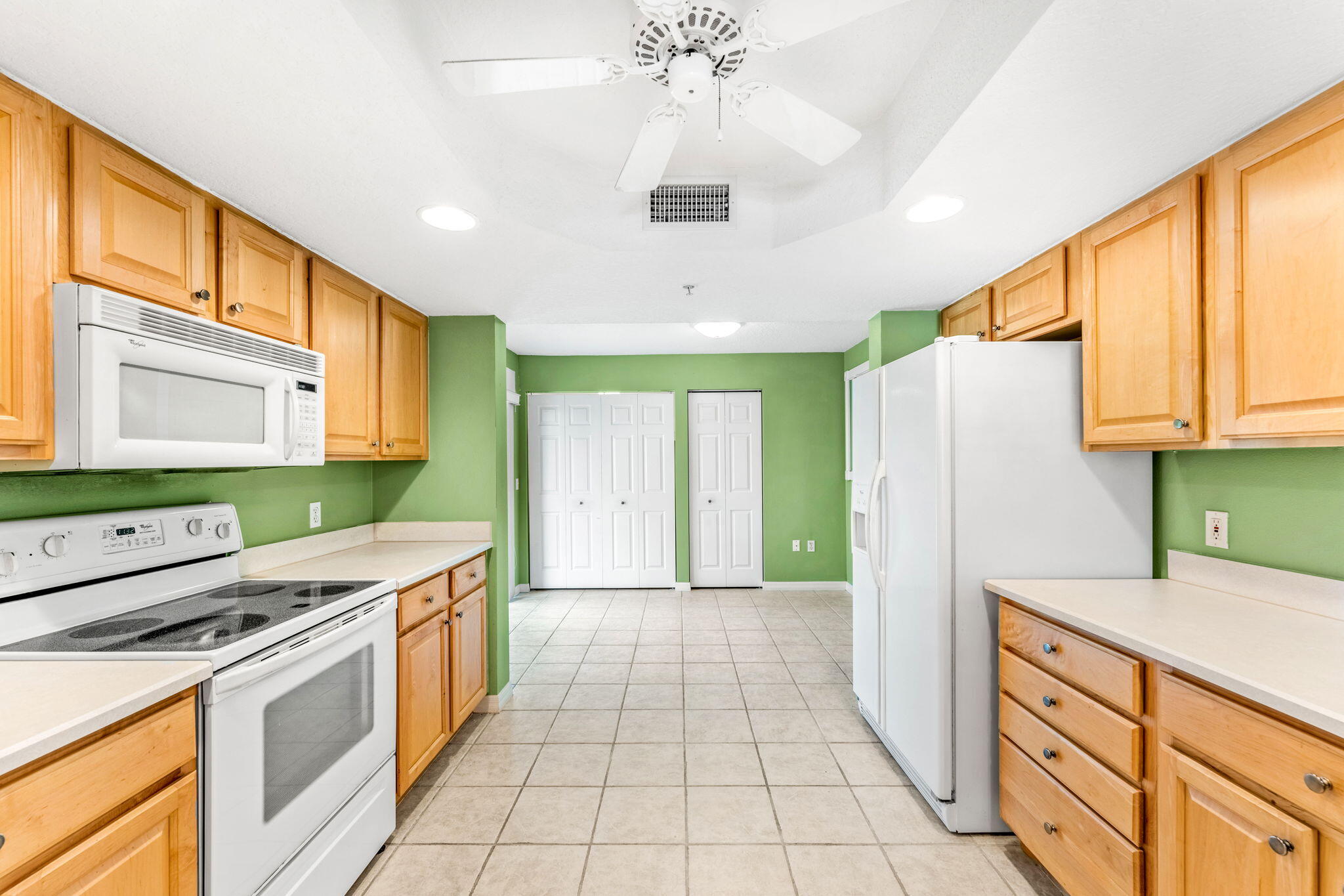 8931 Lake Drive, C206