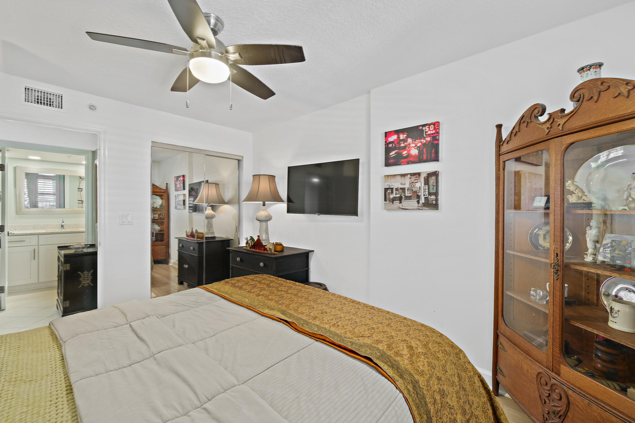 3740 Ocean Beach Boulevard, 605