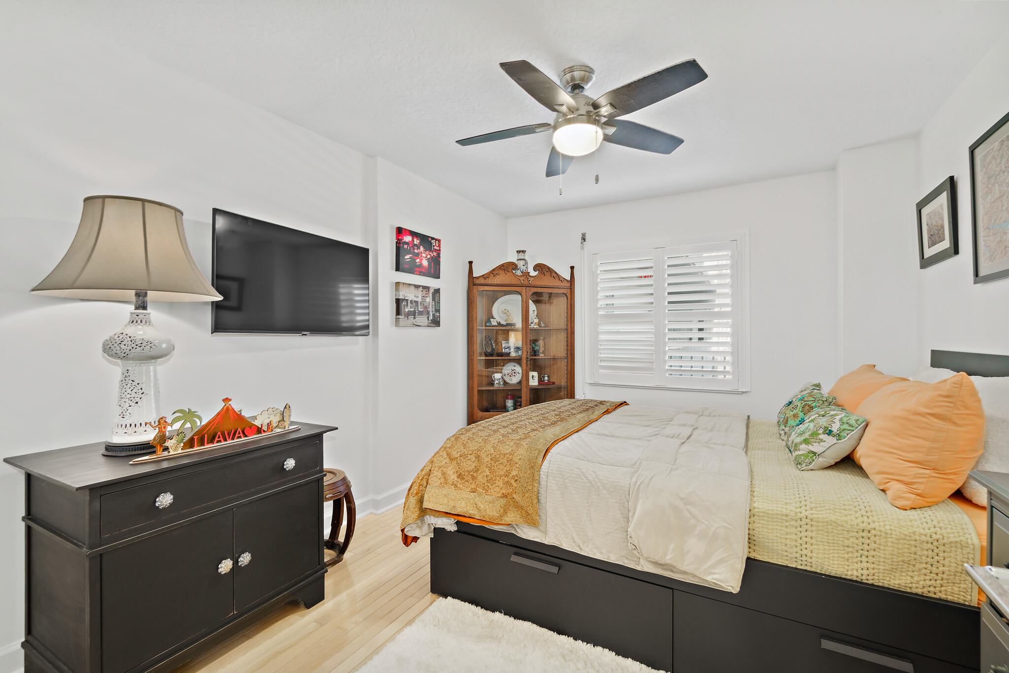 3740 Ocean Beach Boulevard, 605