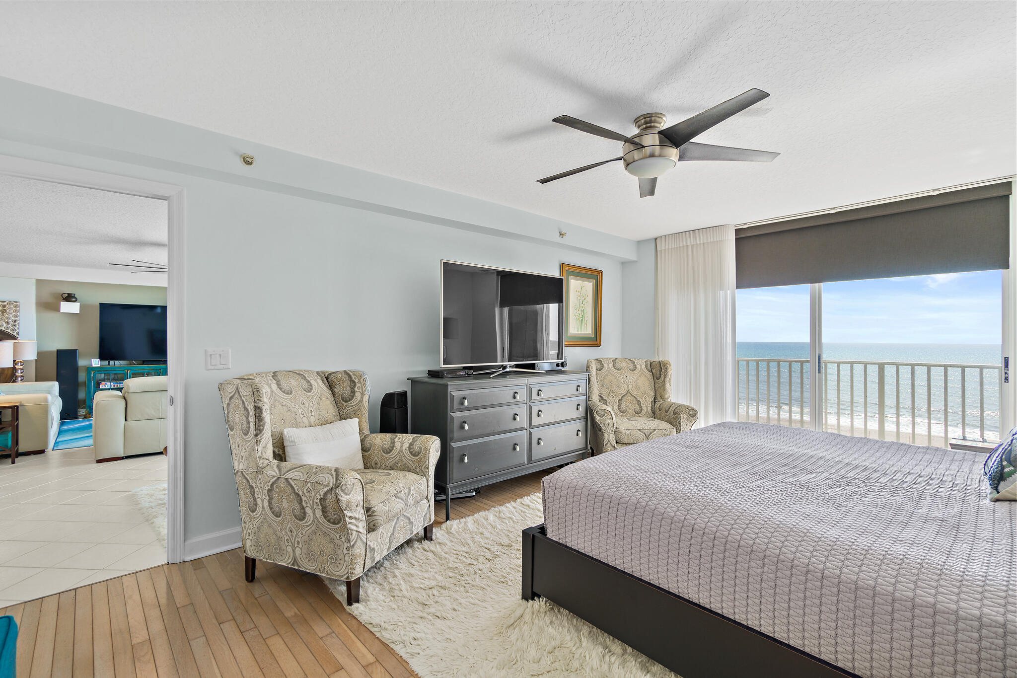 3740 Ocean Beach Boulevard, 605
