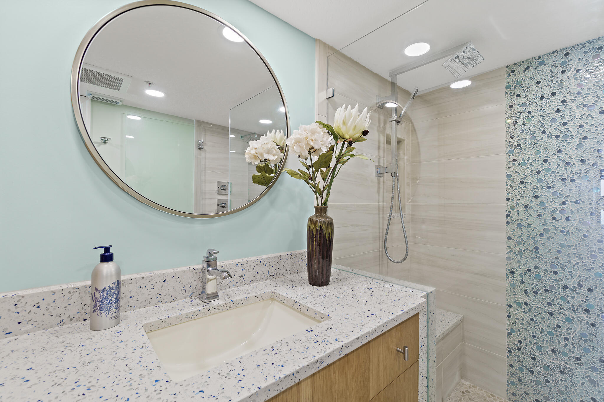 3740 Ocean Beach Boulevard, 605
