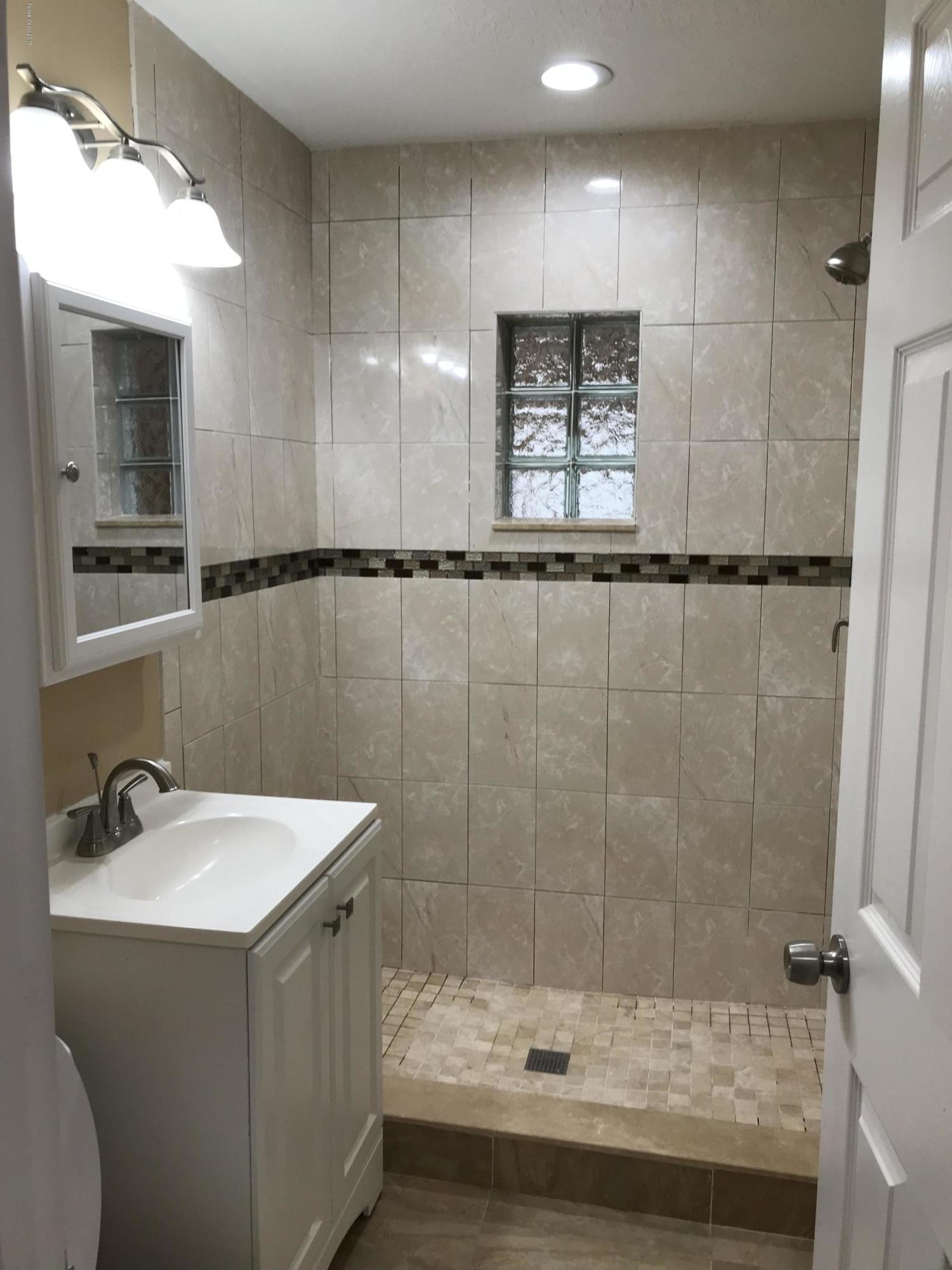 135 Roosevelt Avenue, 135 A
