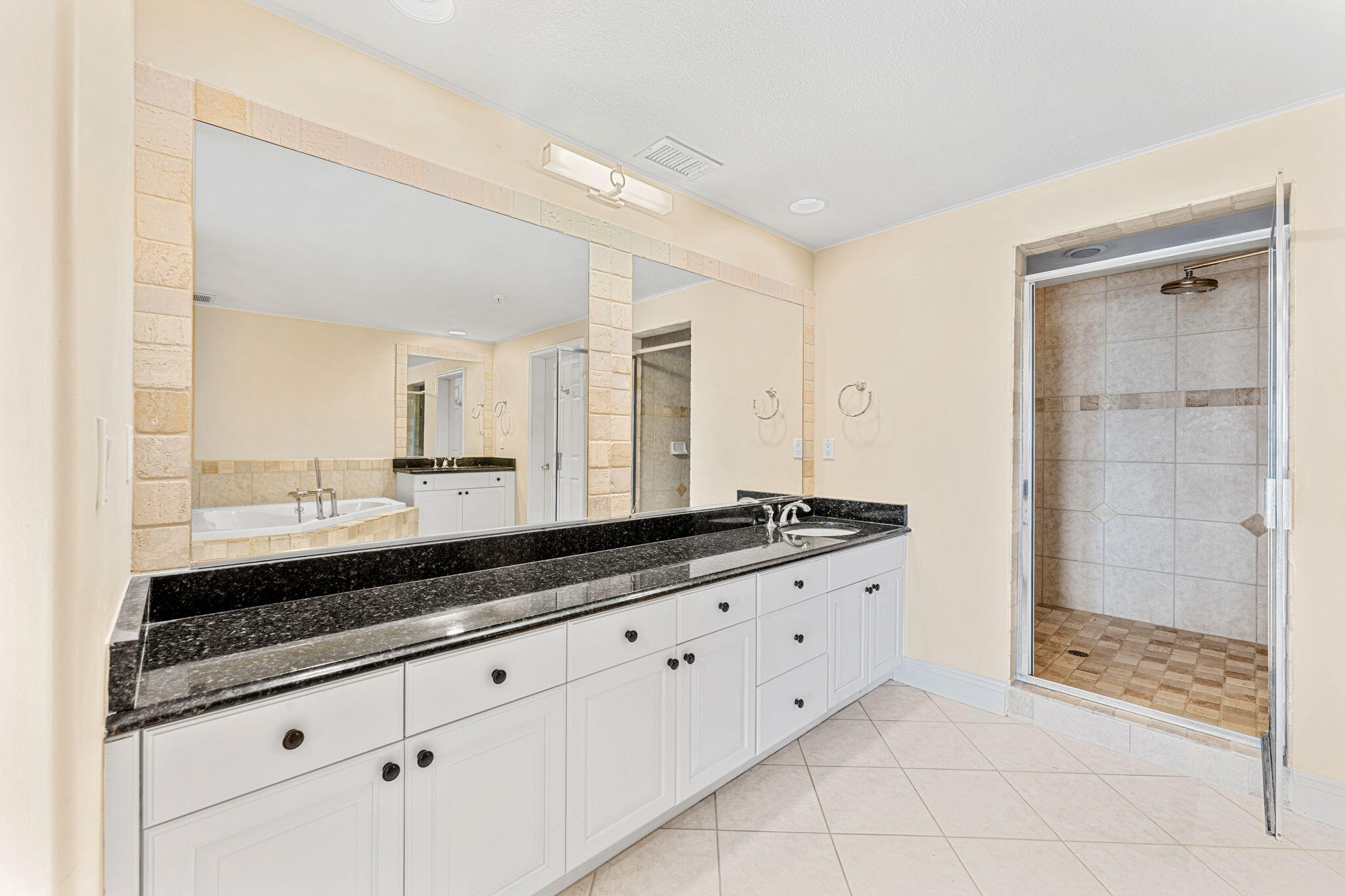 1845 N Highway A1a, 302