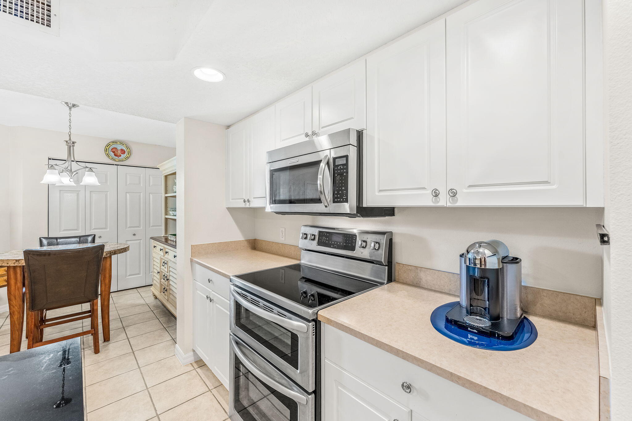 8941 Lake Drive, 205
