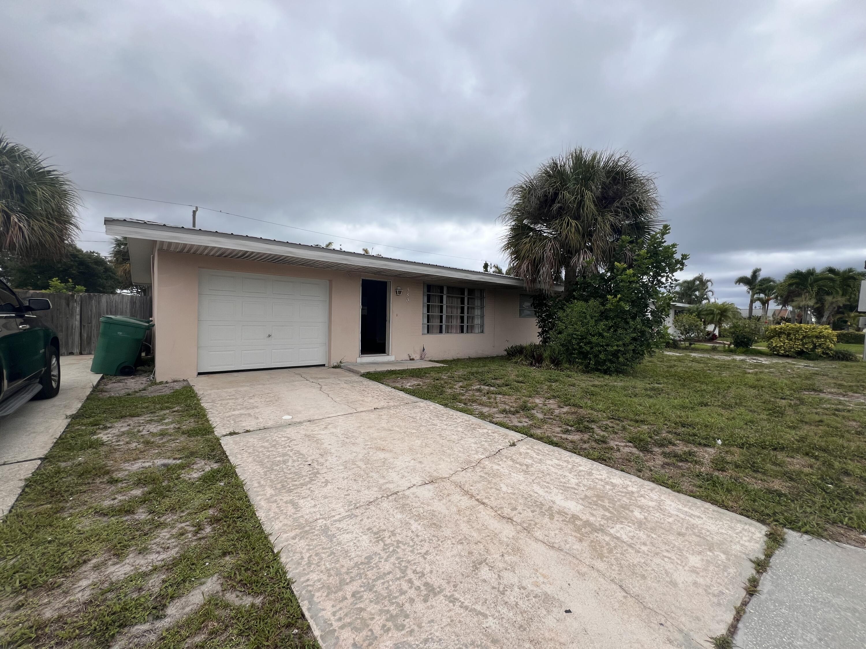 380 Cassia Boulevard