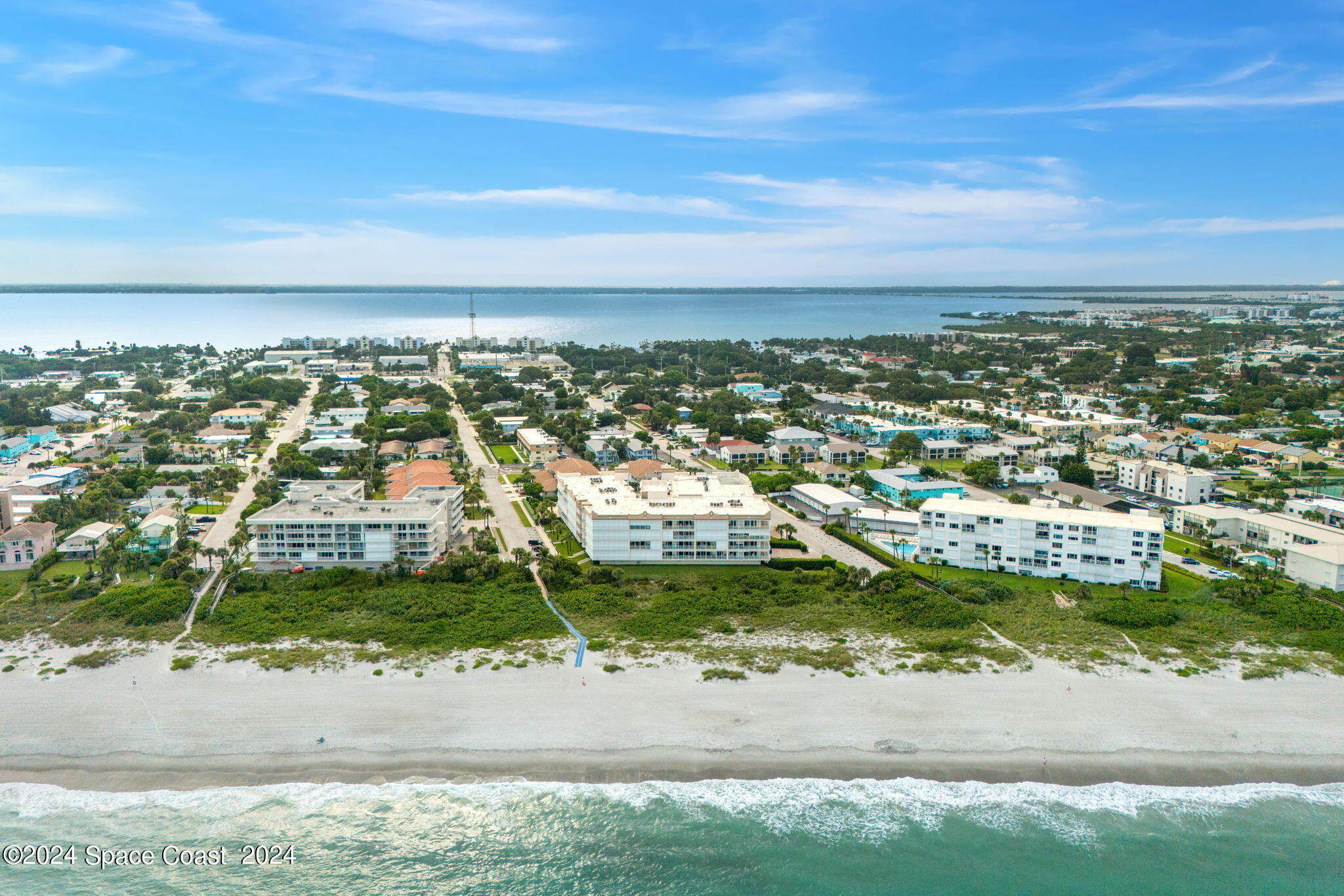 425 Pierce Avenue, 206