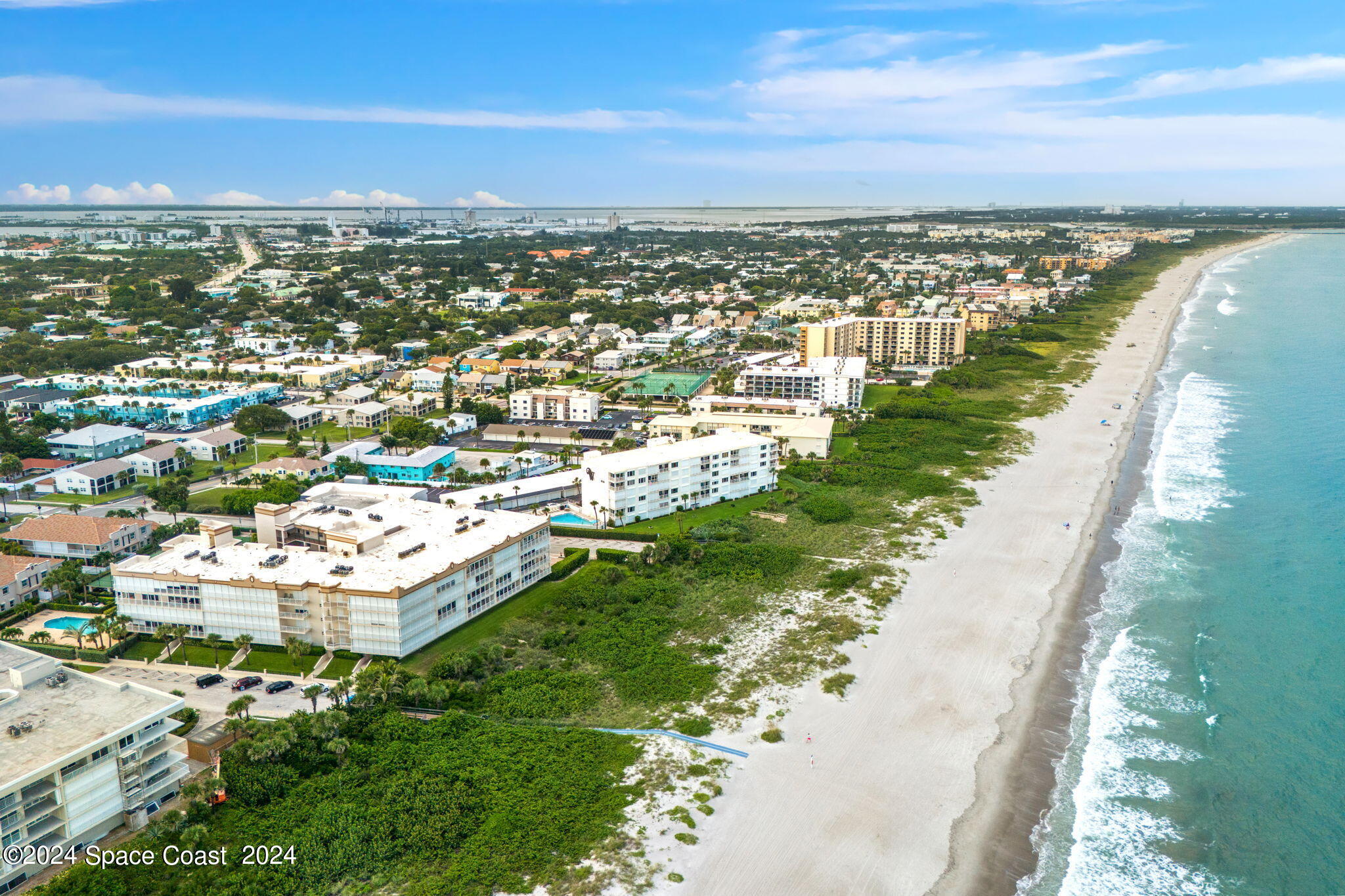 425 Pierce Avenue, 206