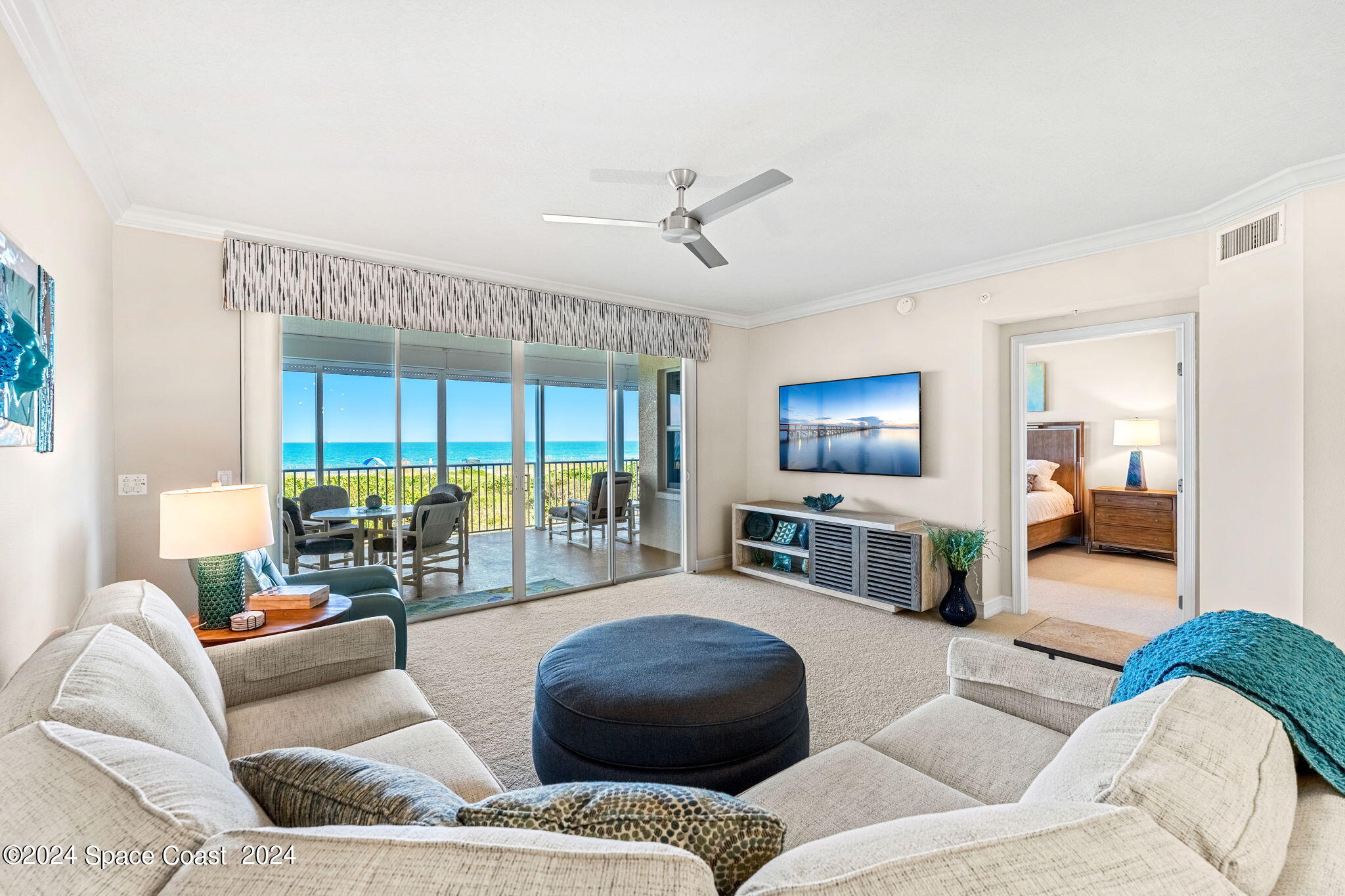 425 Pierce Avenue, 206