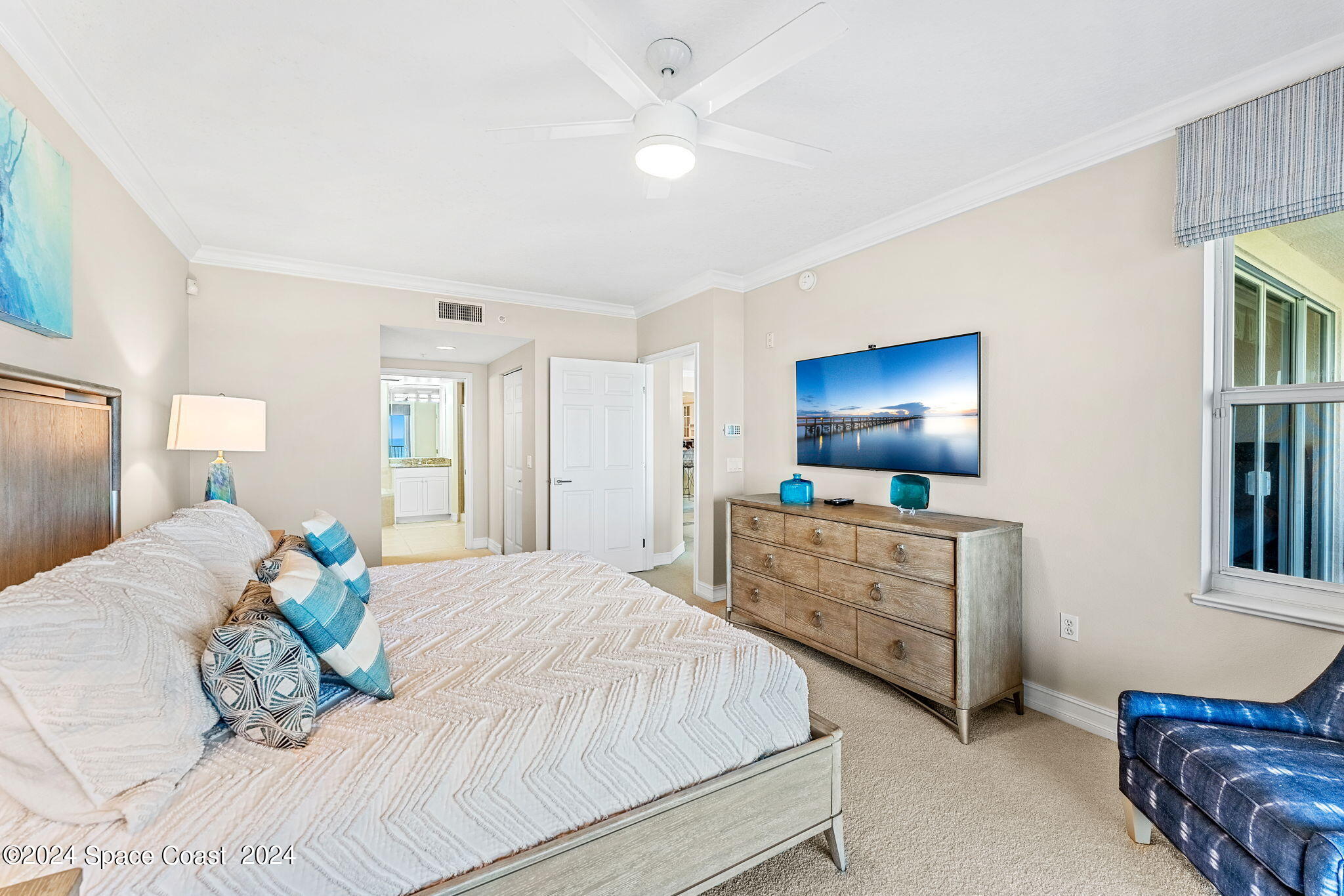 425 Pierce Avenue, 206