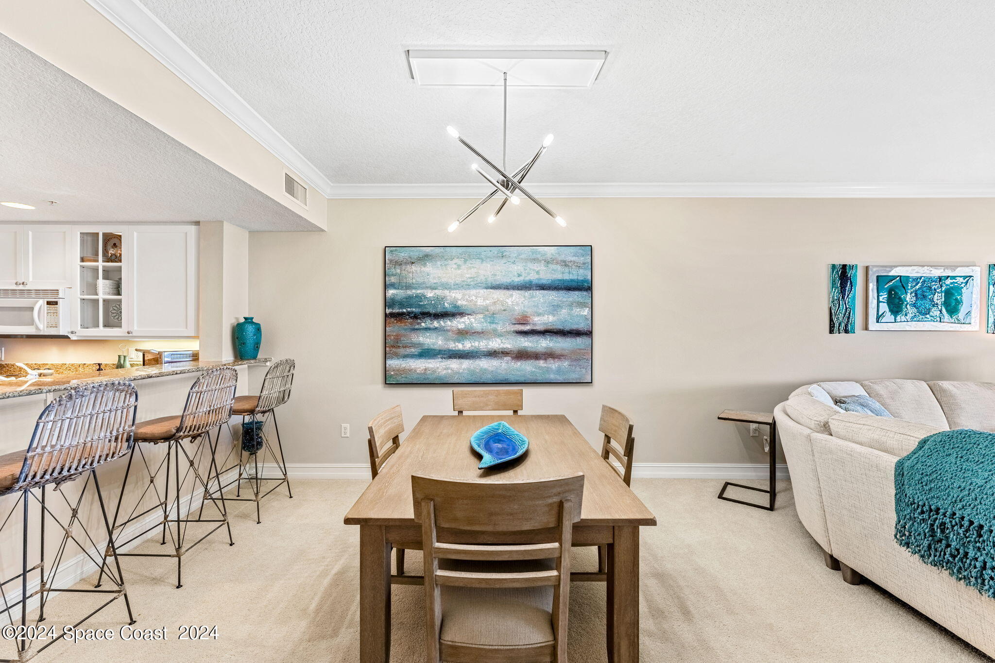 425 Pierce Avenue, 206