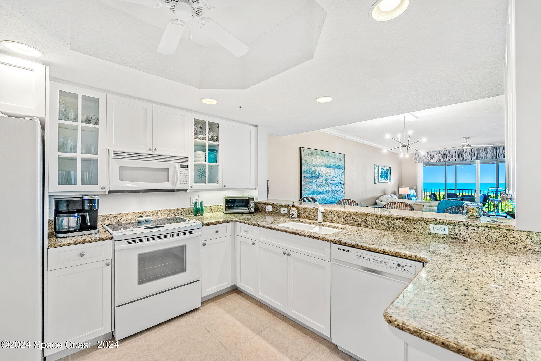 425 Pierce Avenue, 206