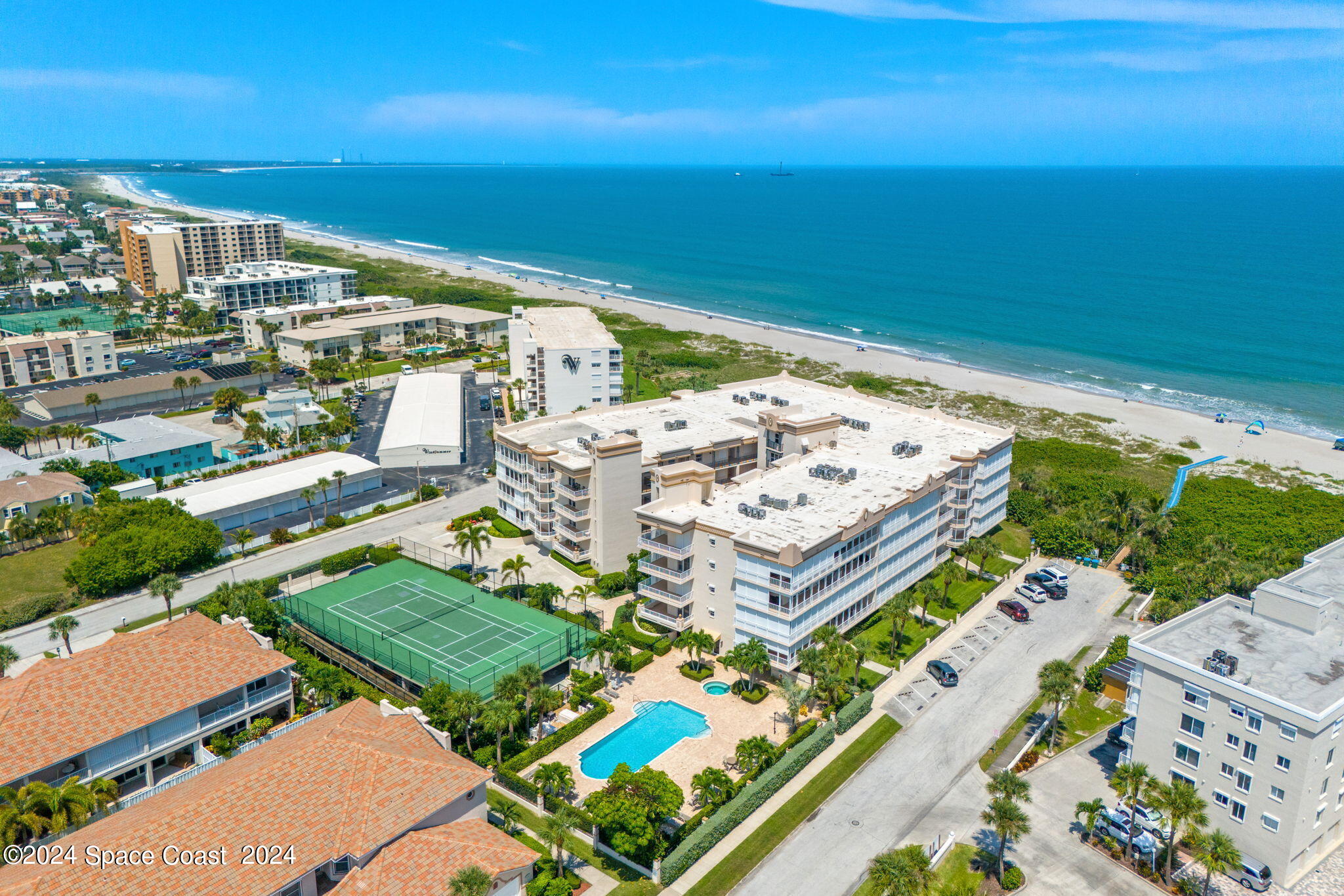 425 Pierce Avenue, 206