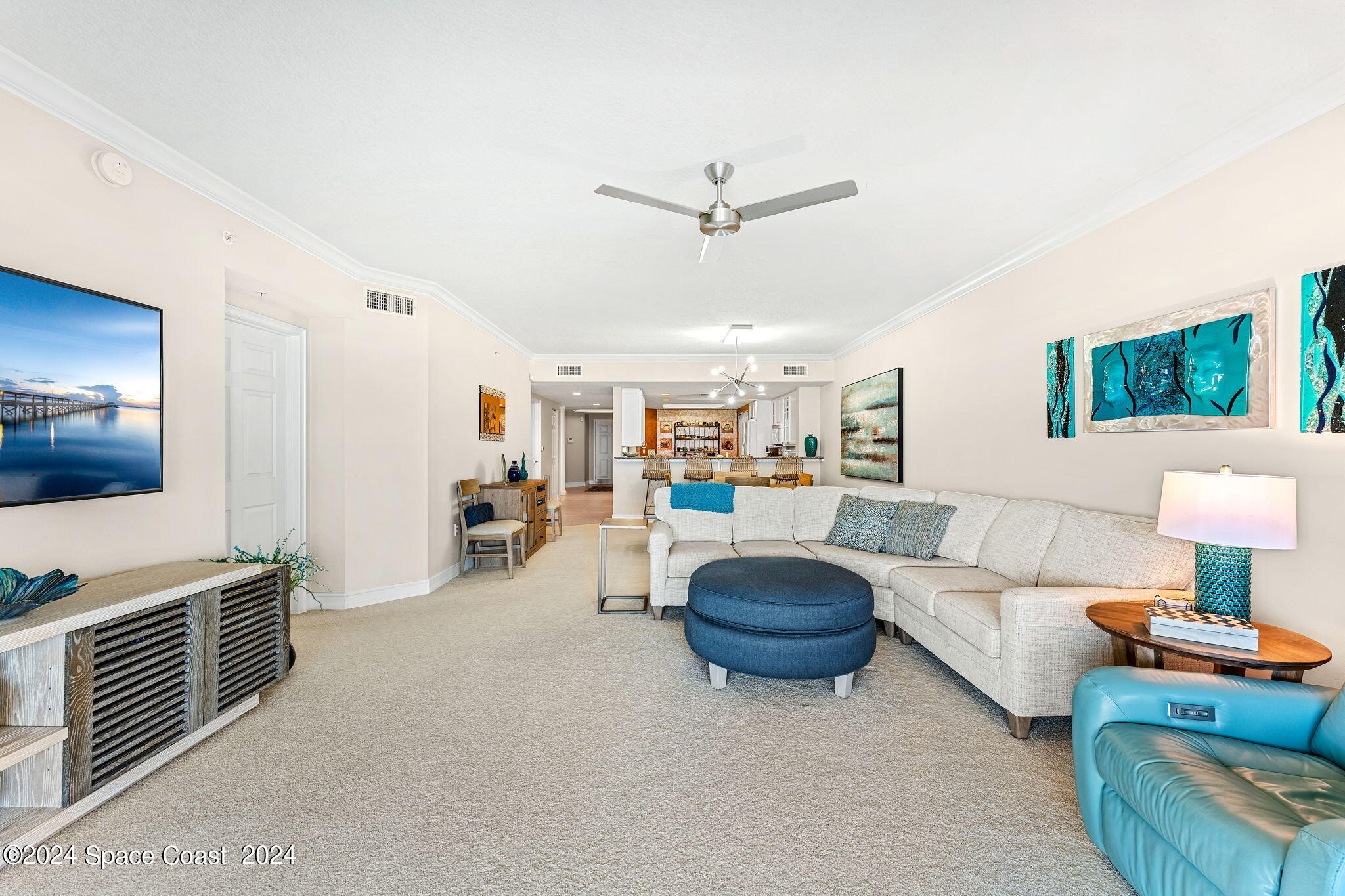 425 Pierce Avenue, 206