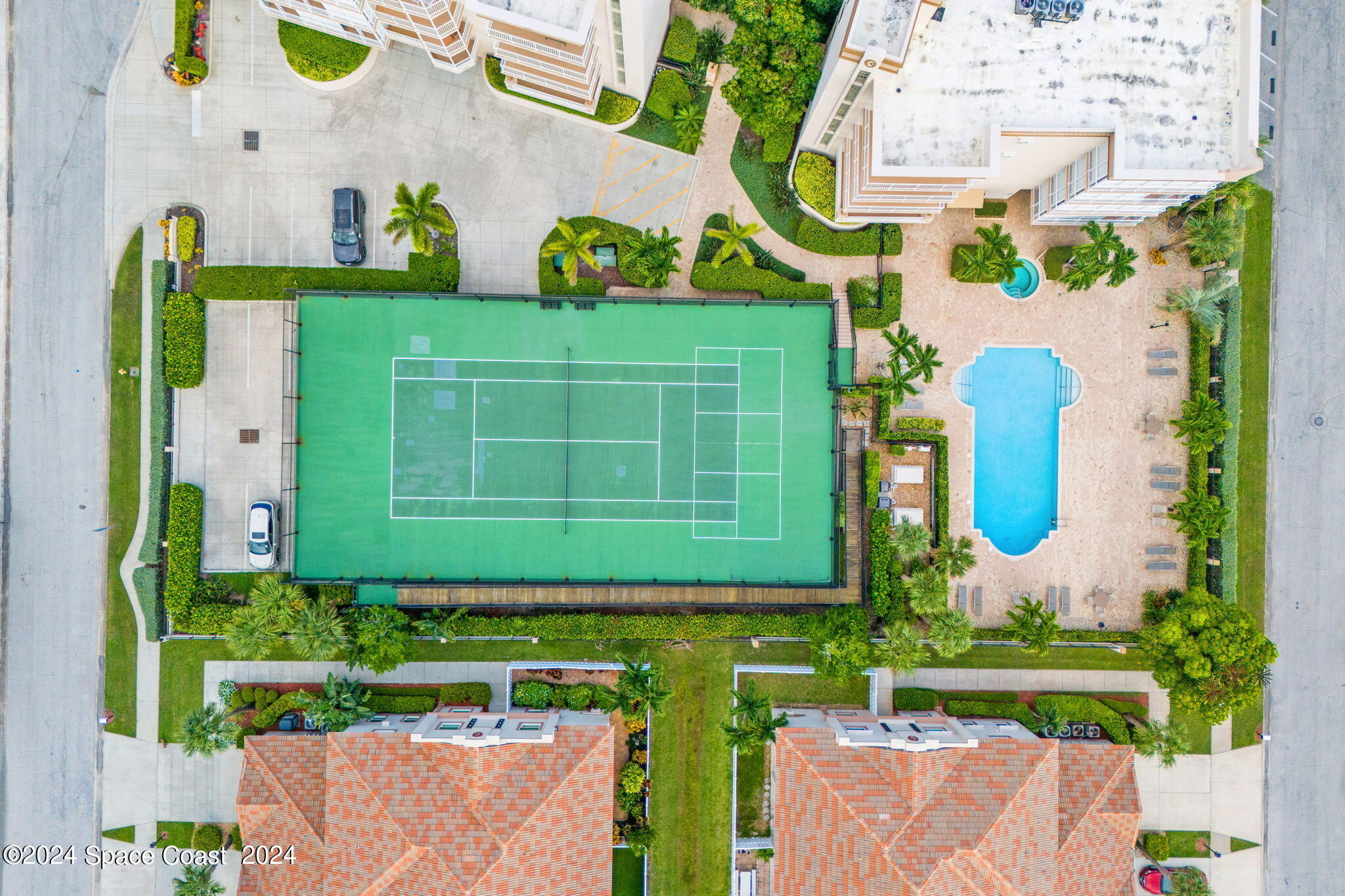 425 Pierce Avenue, 206