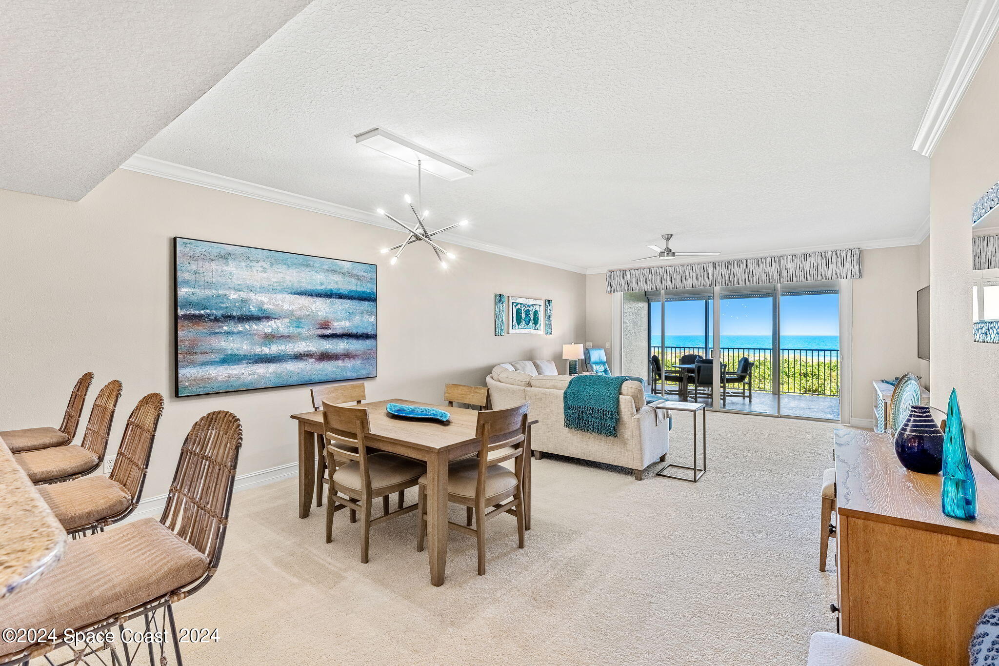 425 Pierce Avenue, 206