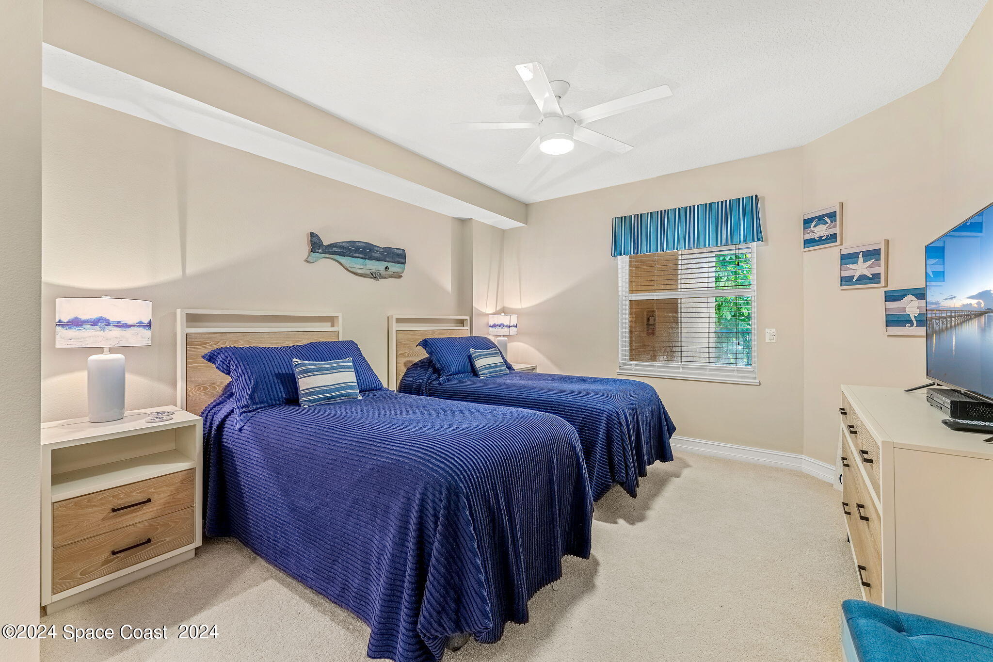 425 Pierce Avenue, 206