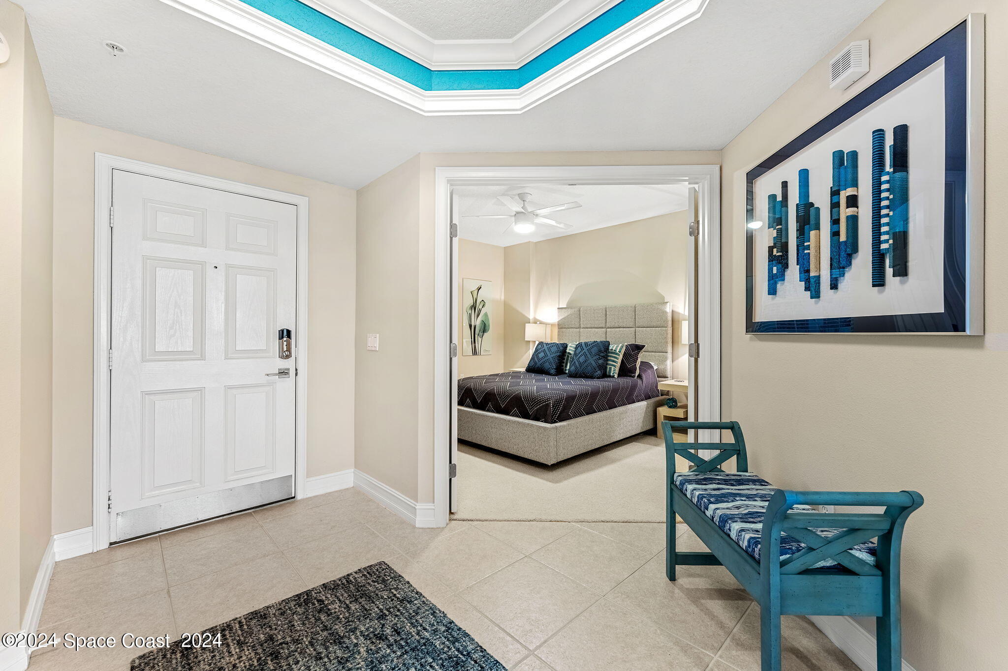 425 Pierce Avenue, 206