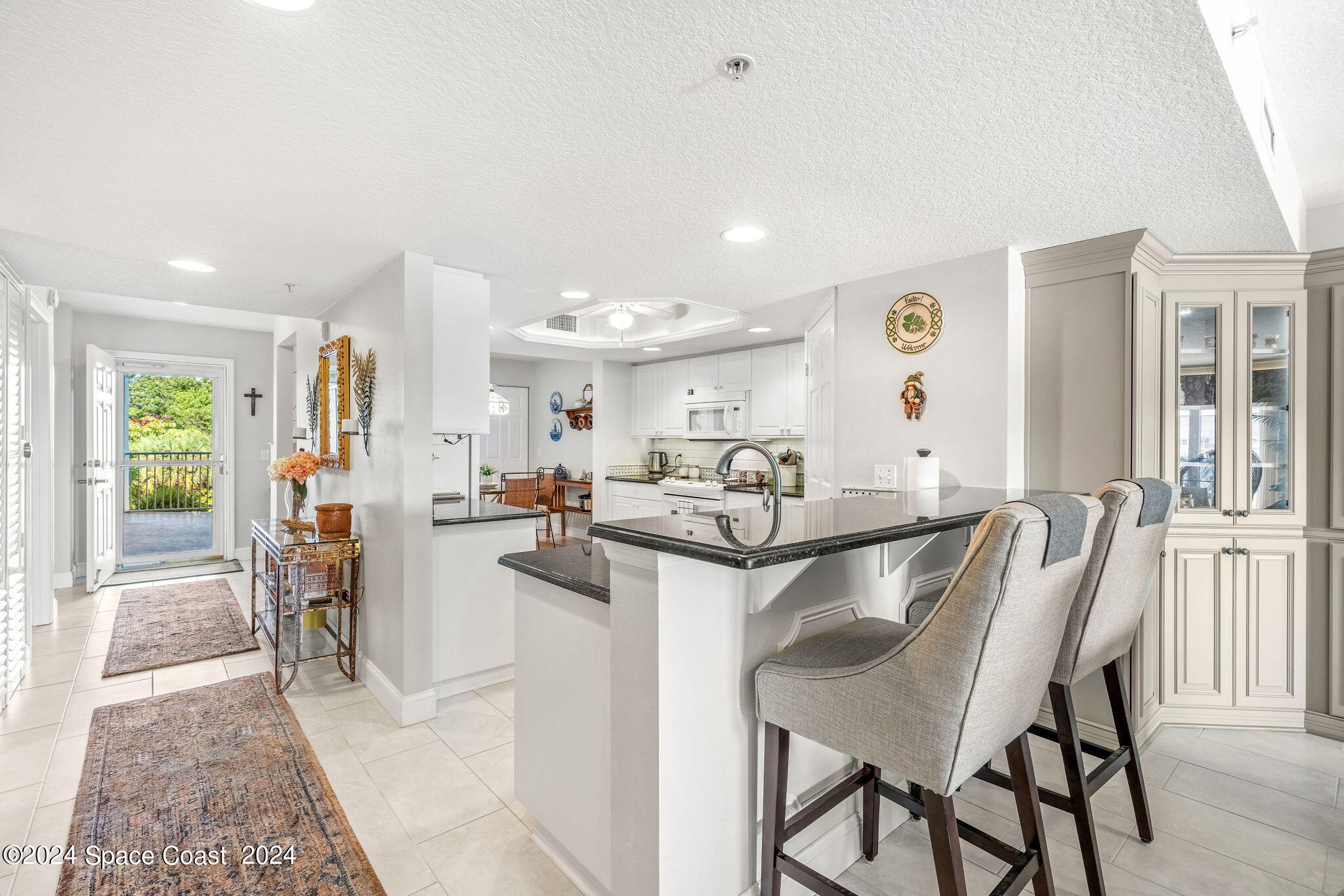 8921 Lake Drive, 303