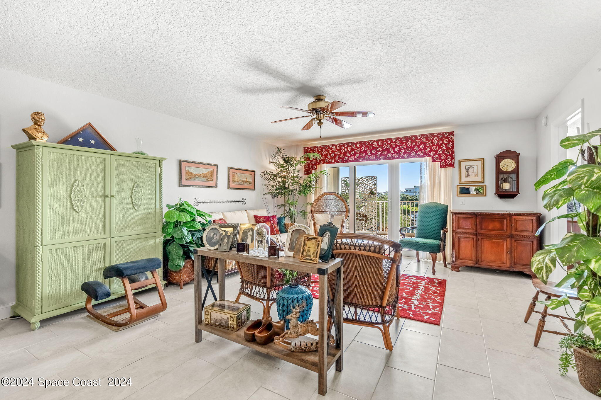 8921 Lake Drive, 303