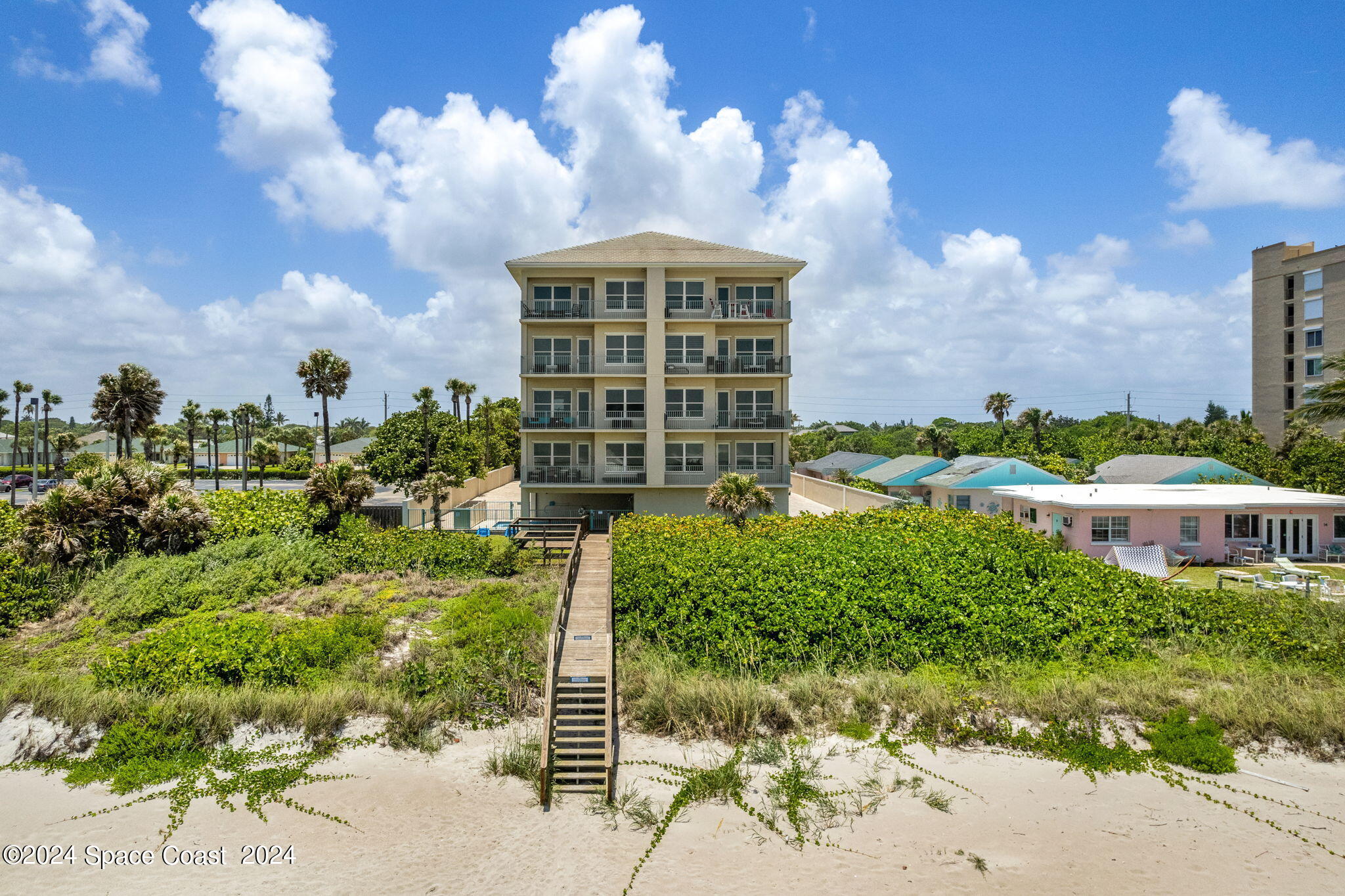 1725 N Highway A1a, 502