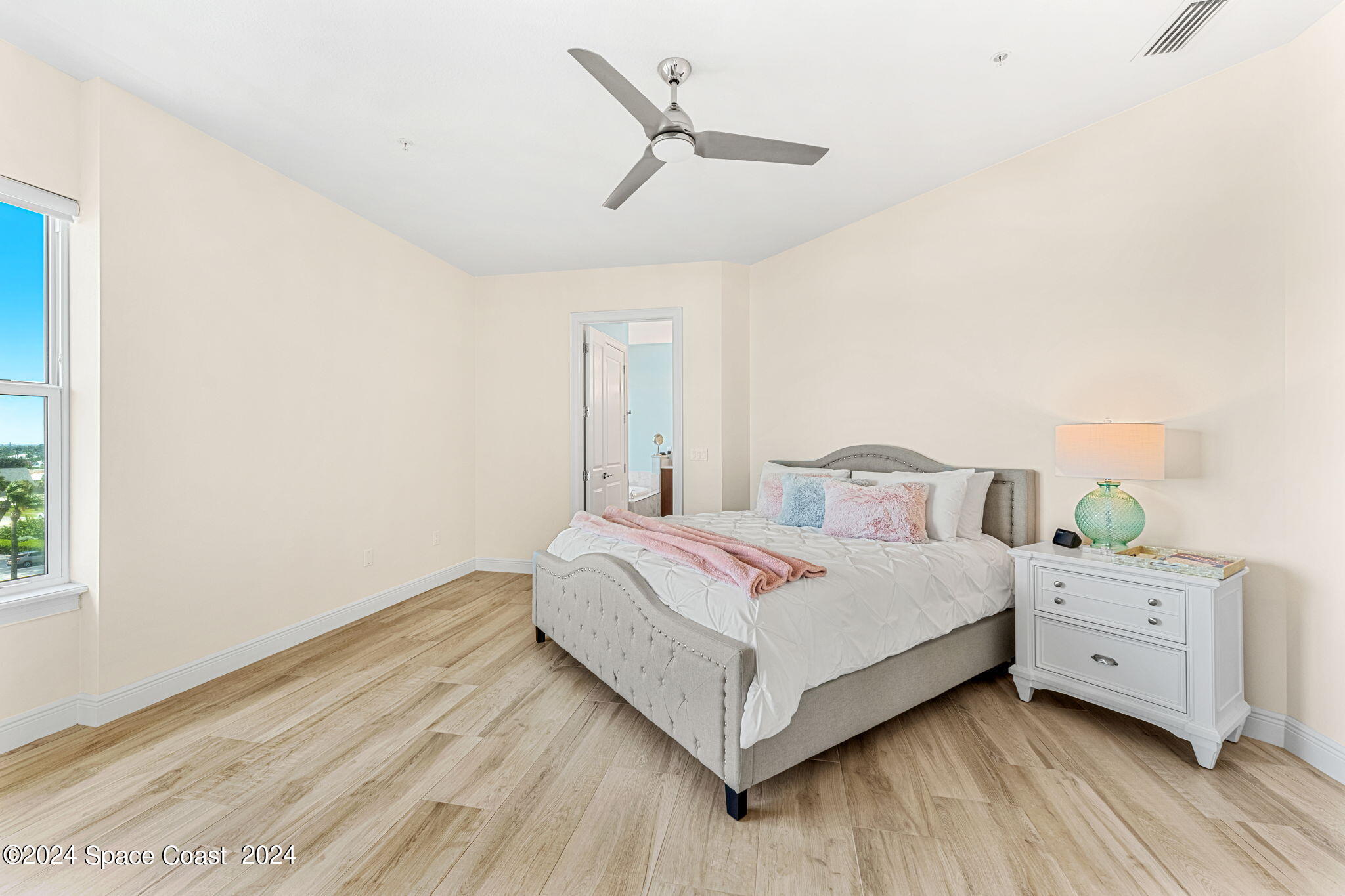 1725 N Highway A1a, 502