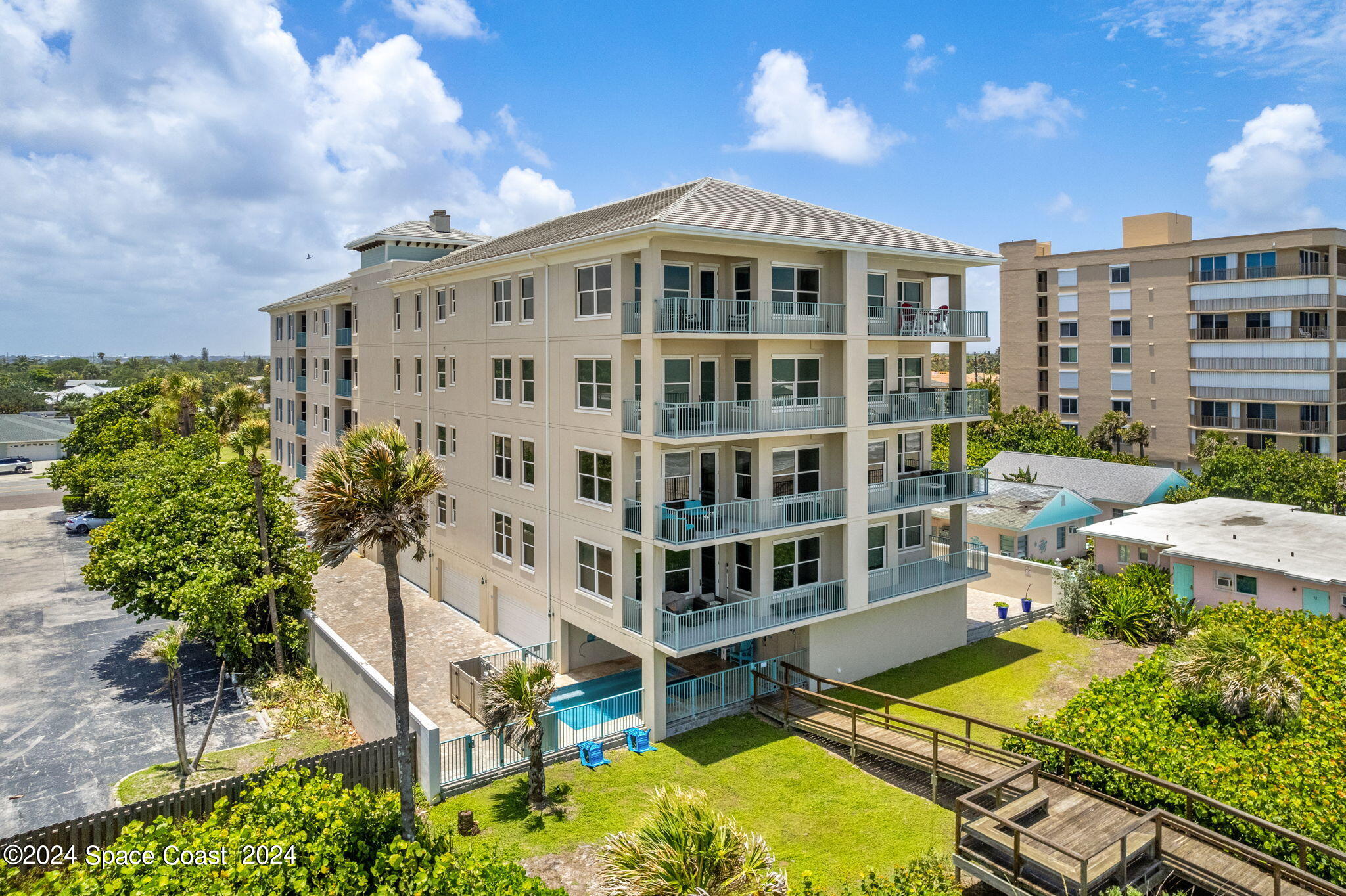 1725 N Highway A1a, 502