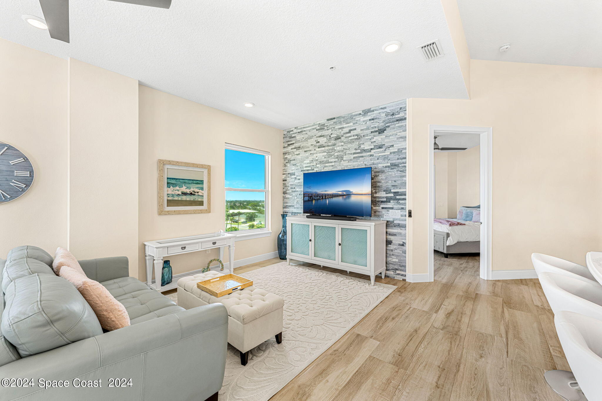 1725 N Highway A1a, 502