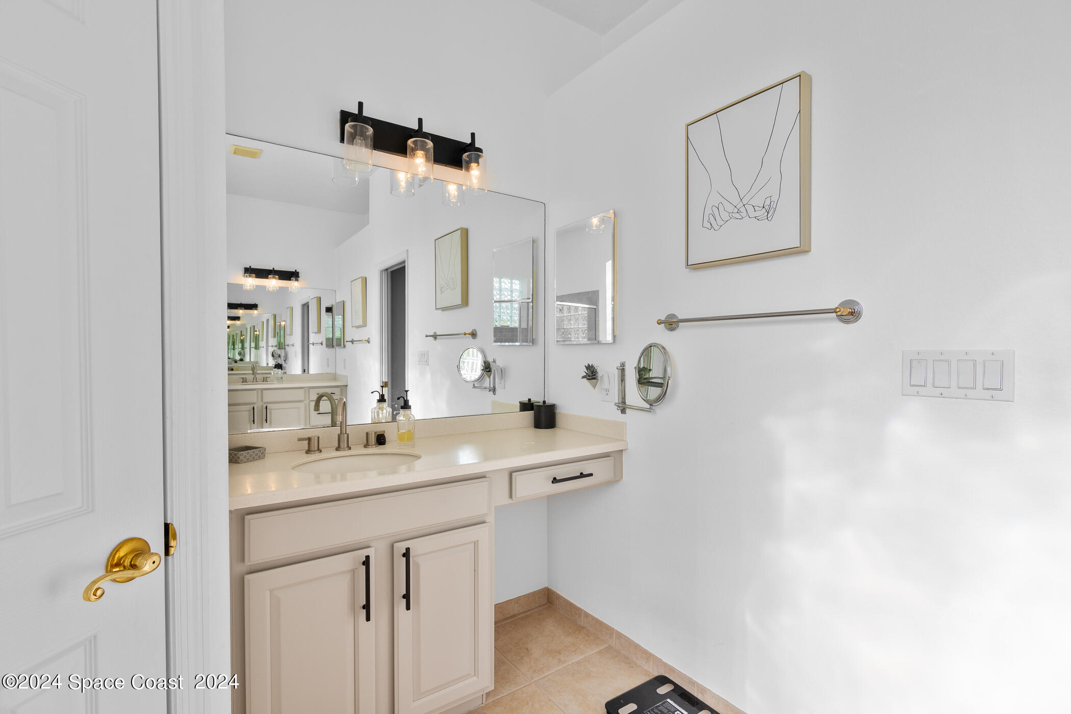 2000 Admiralty Boulevard