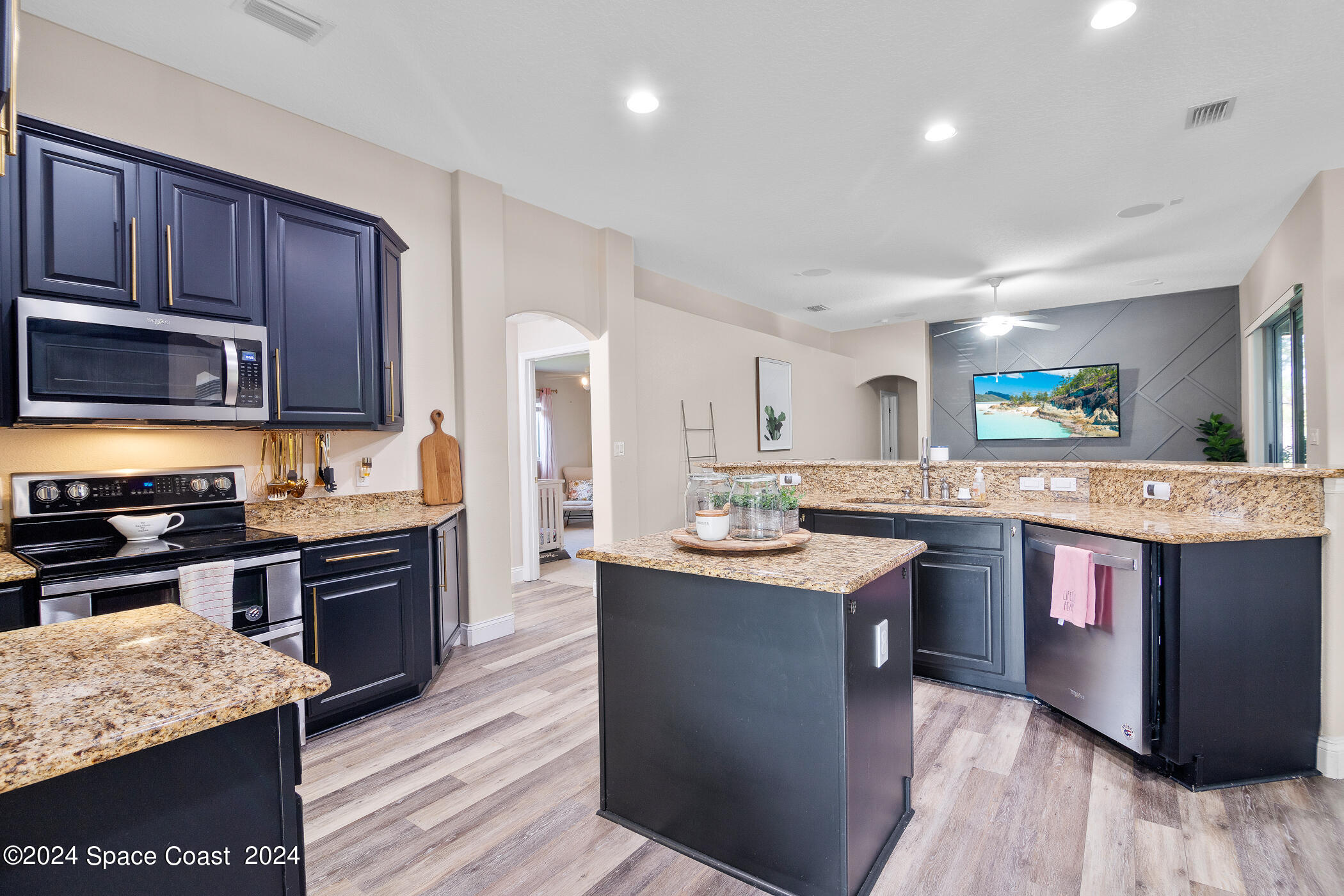 2000 Admiralty Boulevard