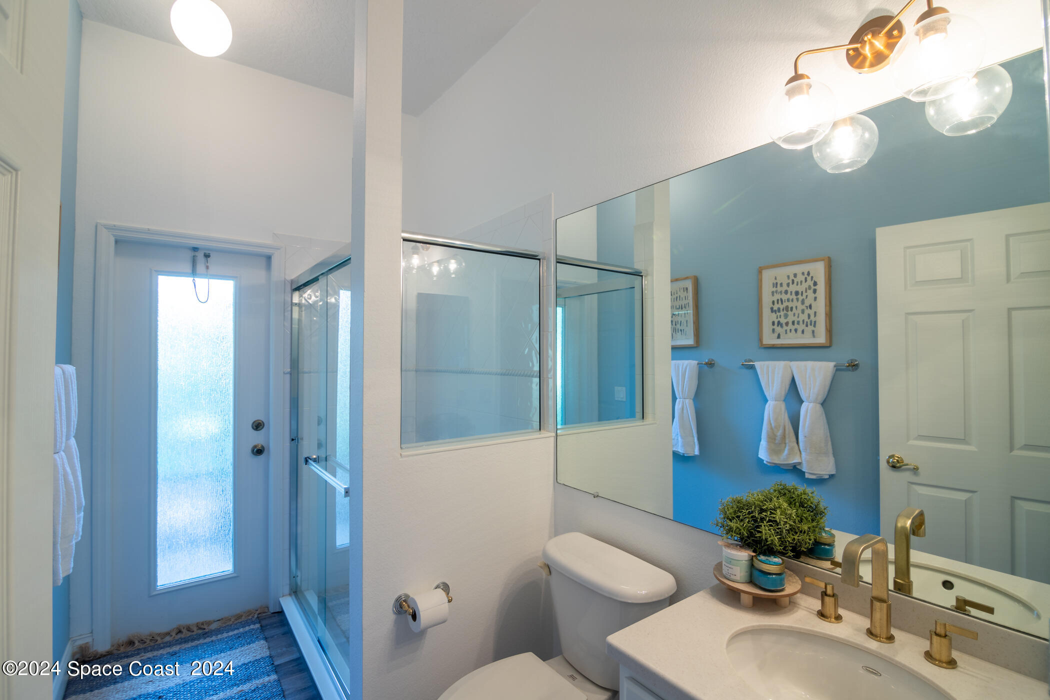 2000 Admiralty Boulevard