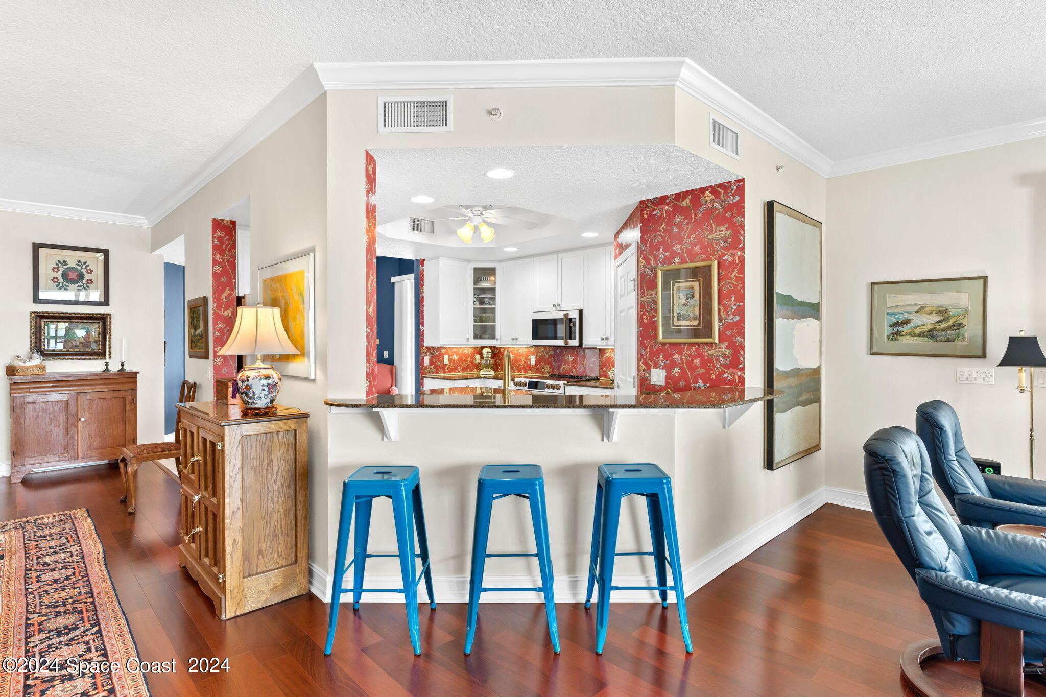 425 Pierce Avenue, 501